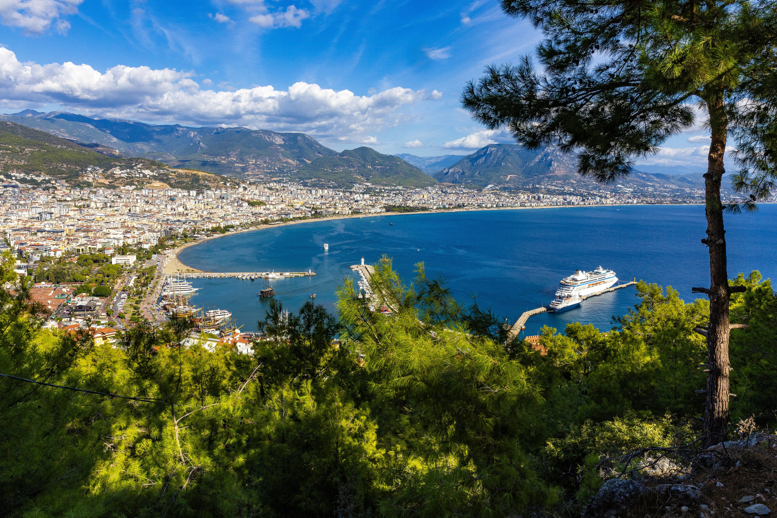 Алания. Фото департамент круизного лайнера Астория Гранде