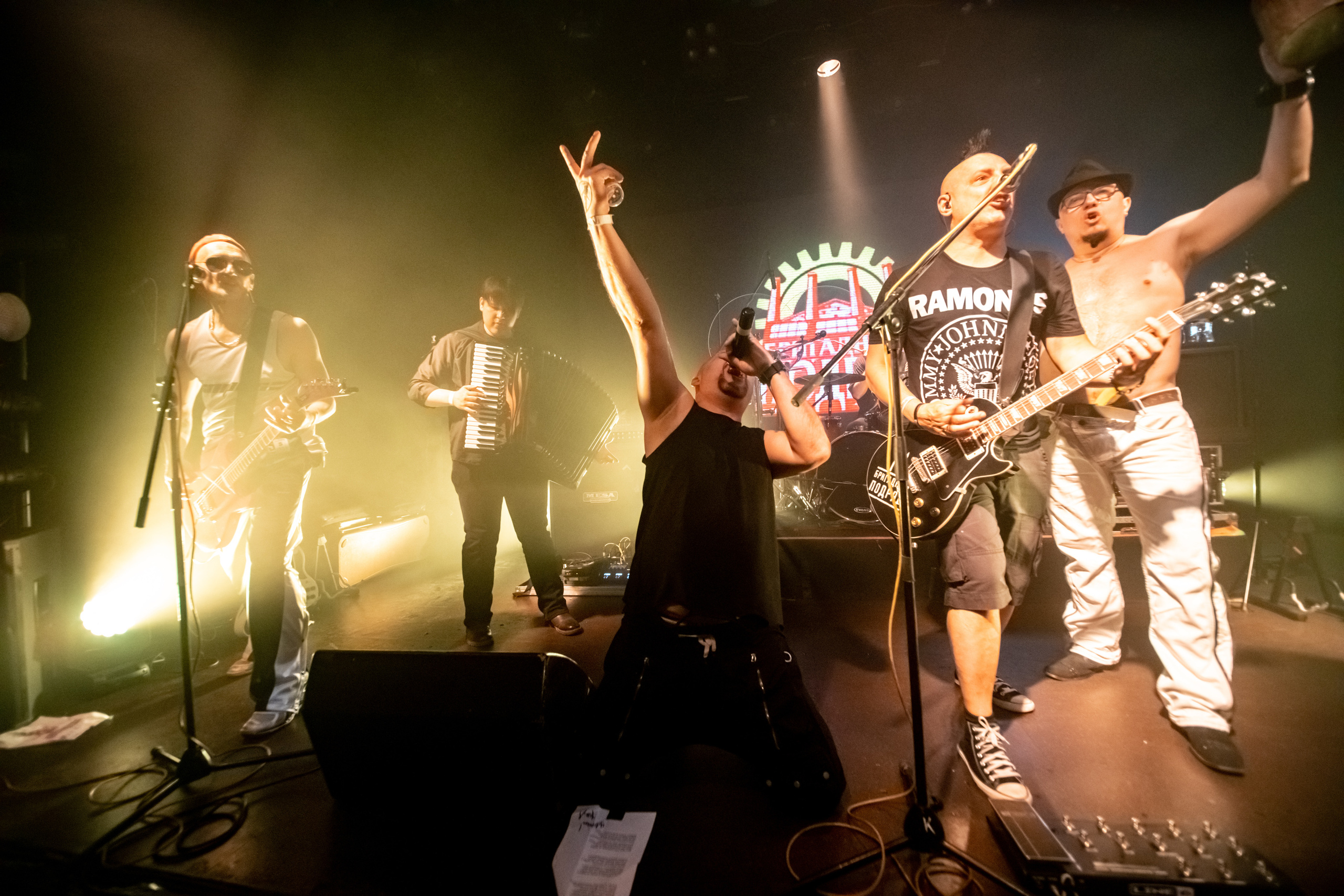 БРИГАДНЫЙ ПОДРЯД. Фотограф Елена Богачева (lenalena_na_na_na)