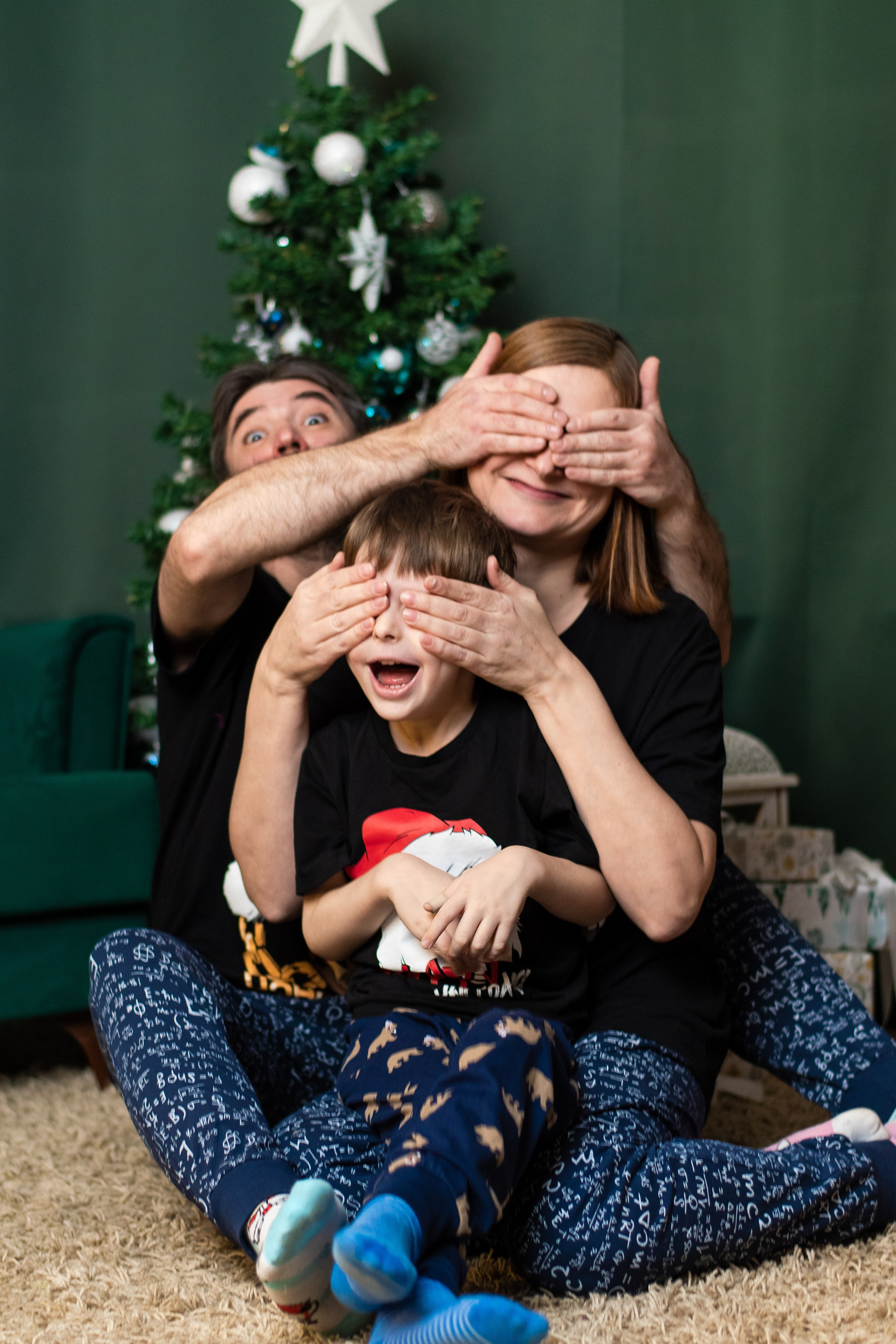 Светлана с семьей. Студийная съемка. Екатерина Бикбаева фотограф, видеограф, медиа-продюсер