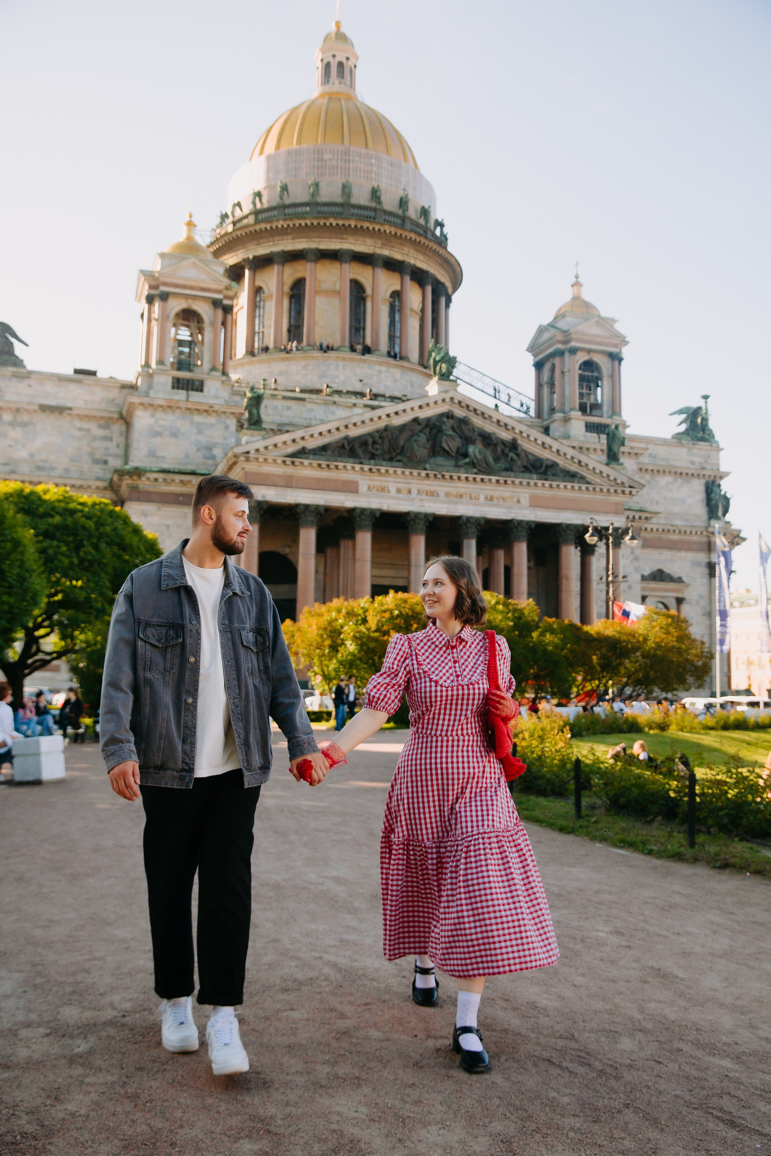 Прогулочная фотосессия лавстори в Санкт-Петербурге. Фотограф в Санкт-Петербурге Разиля Идиятуллина