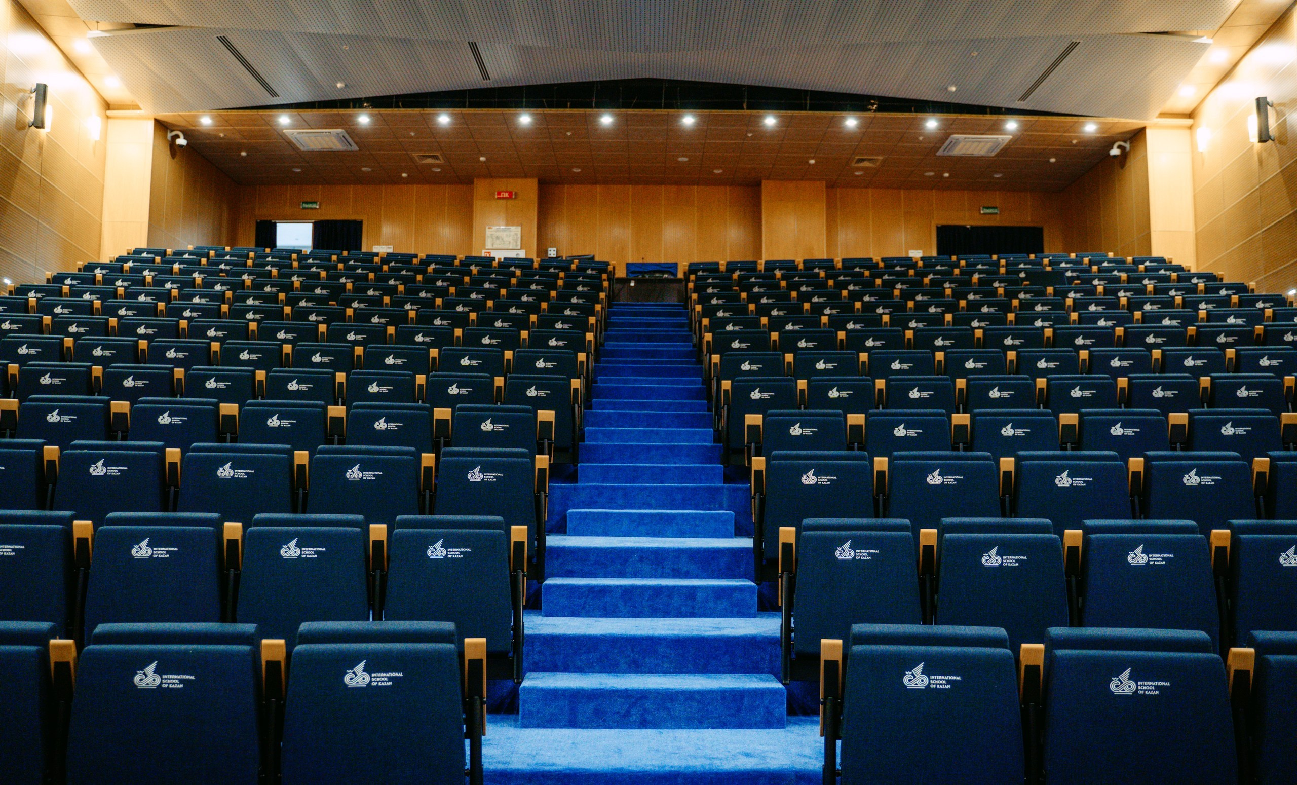 Международная школа Казани. Саша Копылов, фотограф в Казани