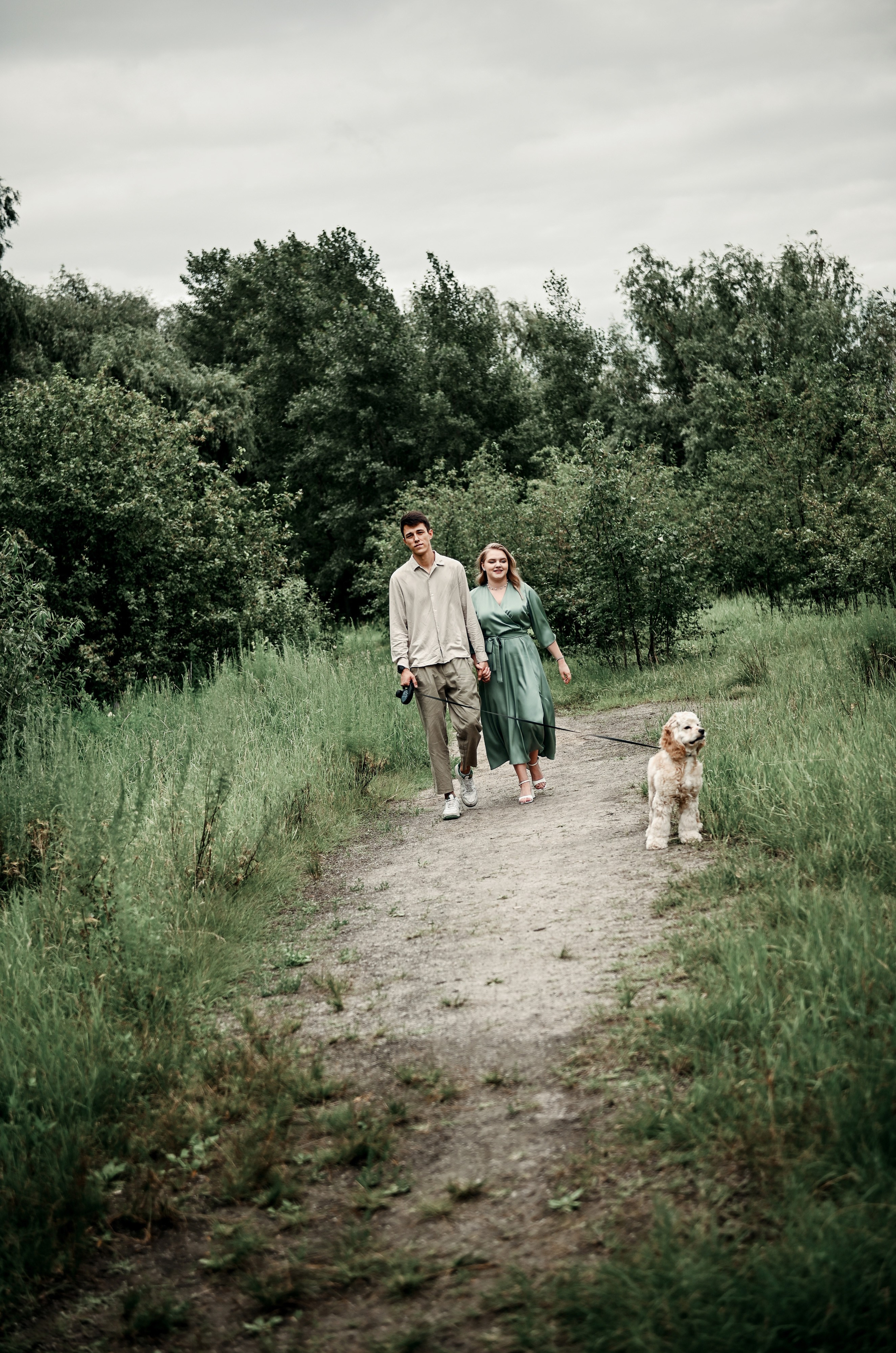 Love story прогулка вместе с песиком))). Свадебный, семейный, детский, контент фотограф в Омске Максим Ильин