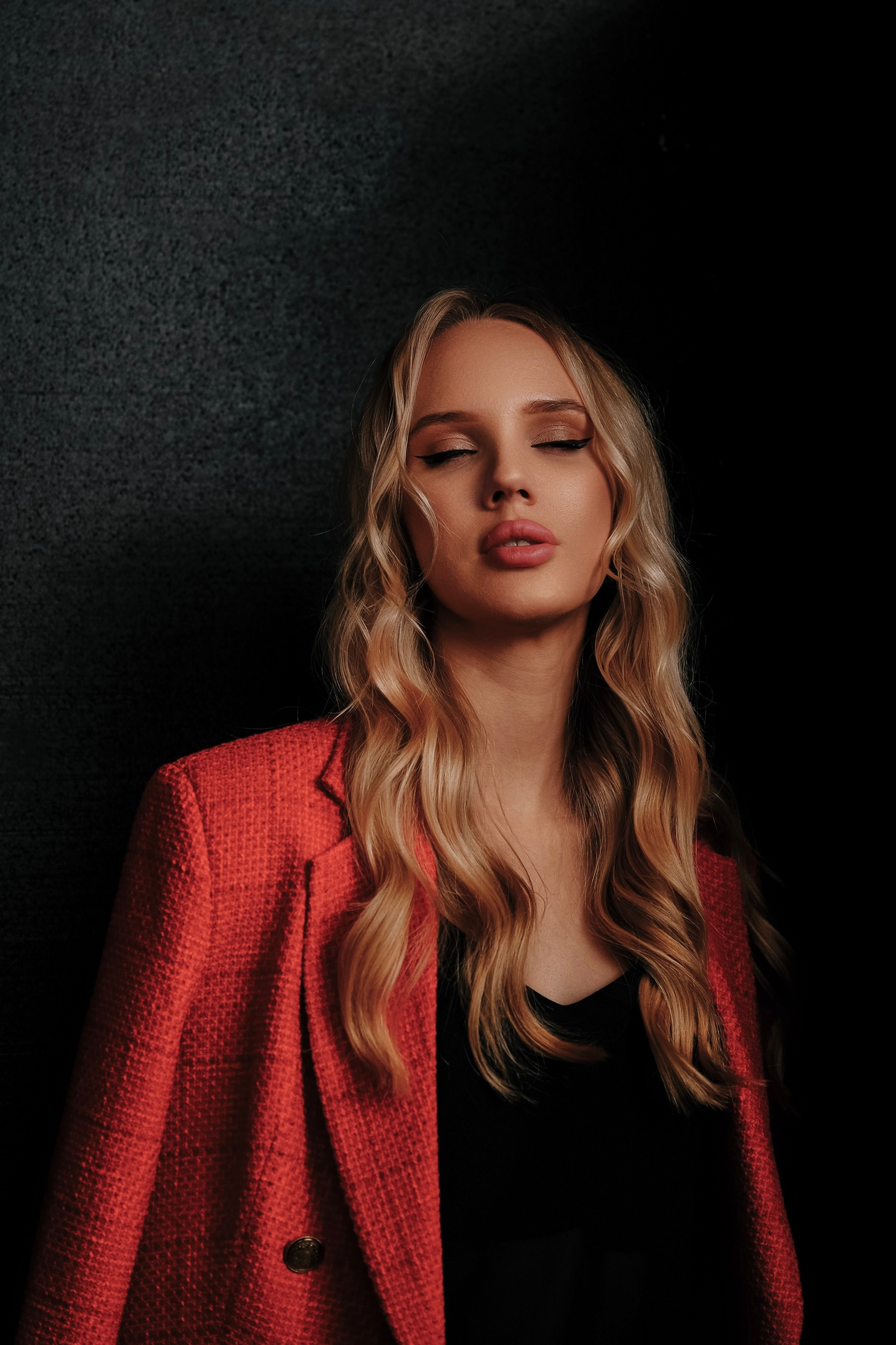 Тоня. Привет! Меня зовут Дарья и я фотограф/видеограф из Ульяновска