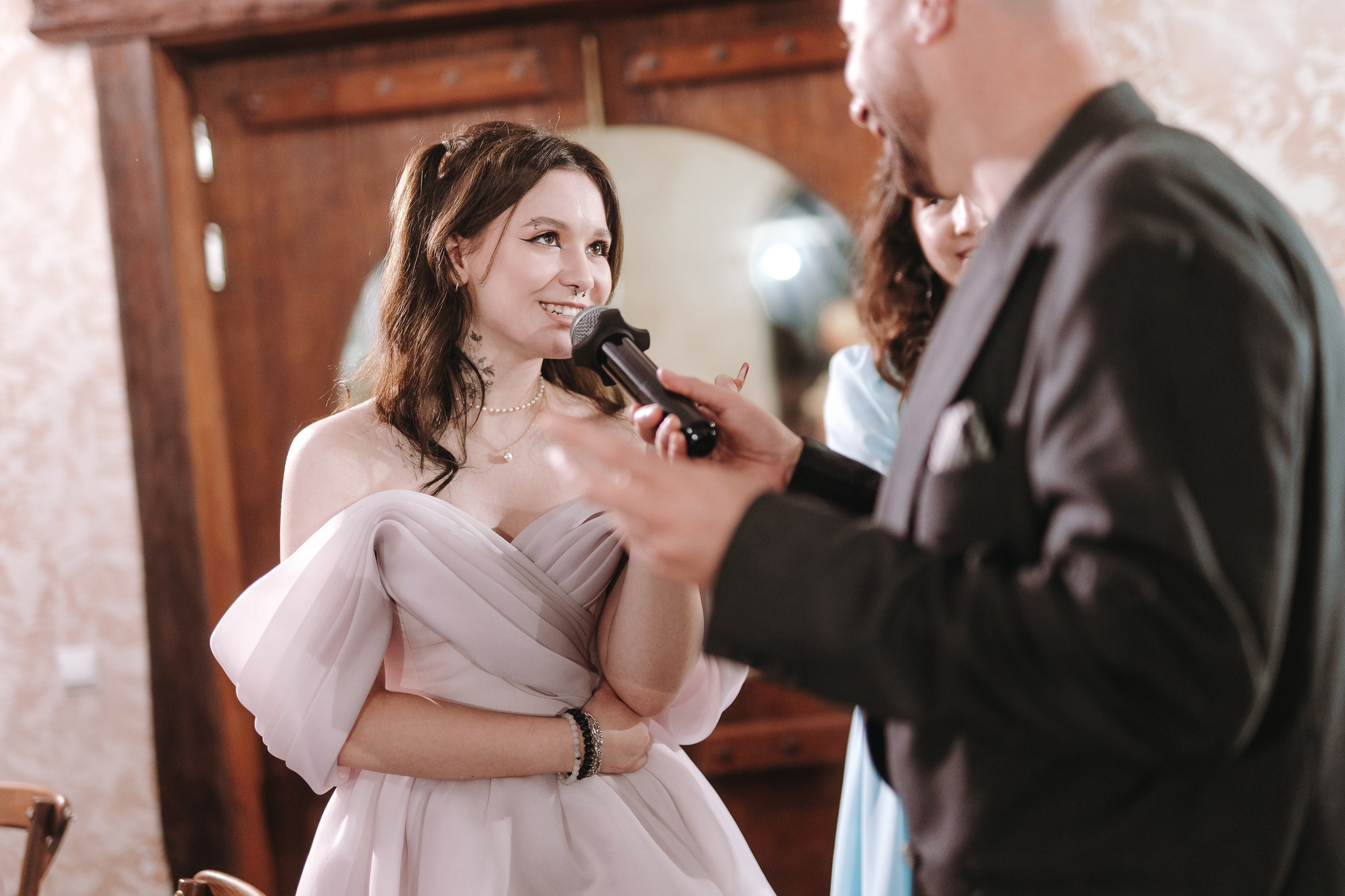 БАНКЕТНЫЙ ЗАЛ ТОРТУГА, ВЕДУЩИЙ АНДРЕЙ ОГНЕВ