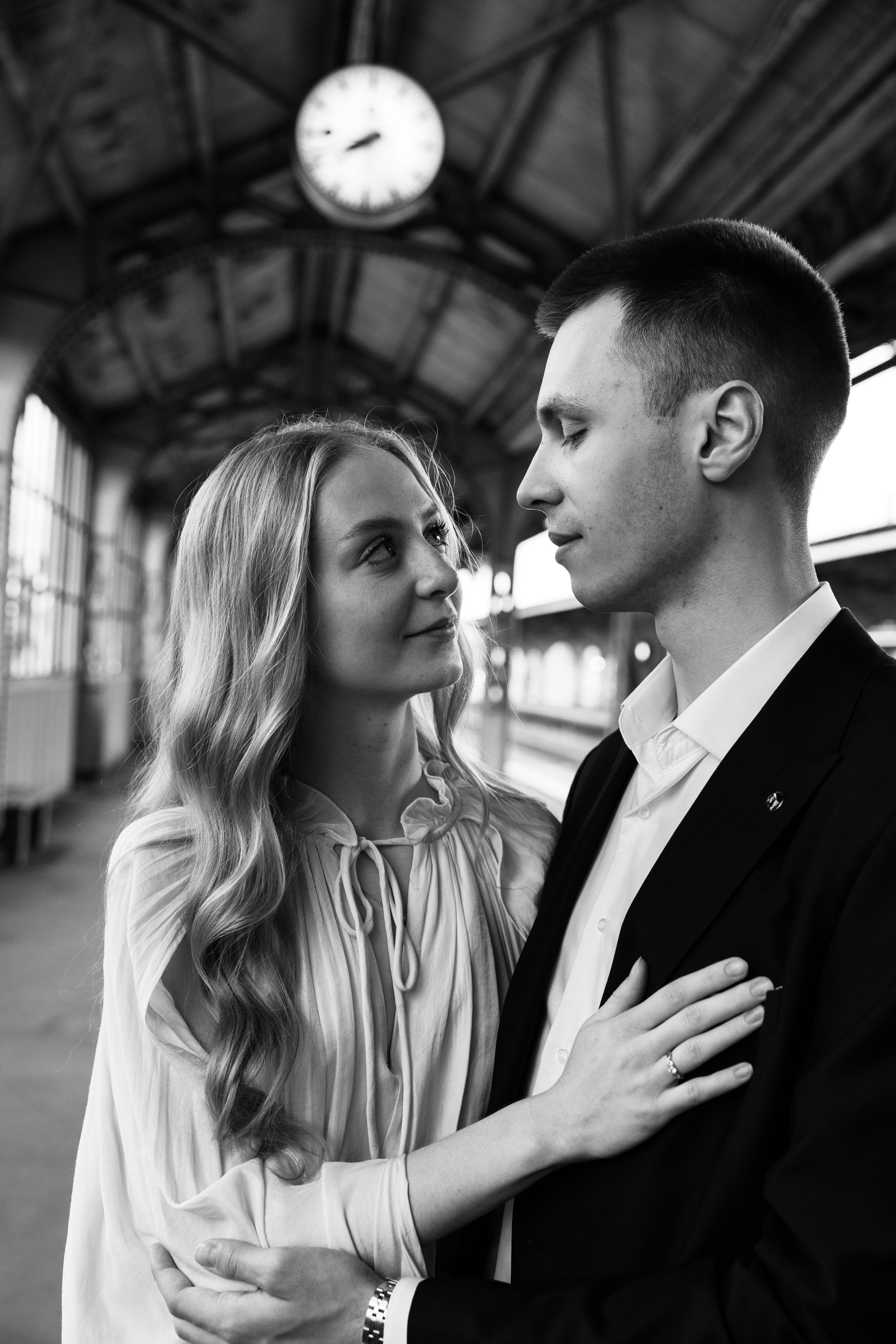 Даша и Константин Витебский вокзал. Фотограф/видеограф в Санкт-Петербурге Динара Гольдина