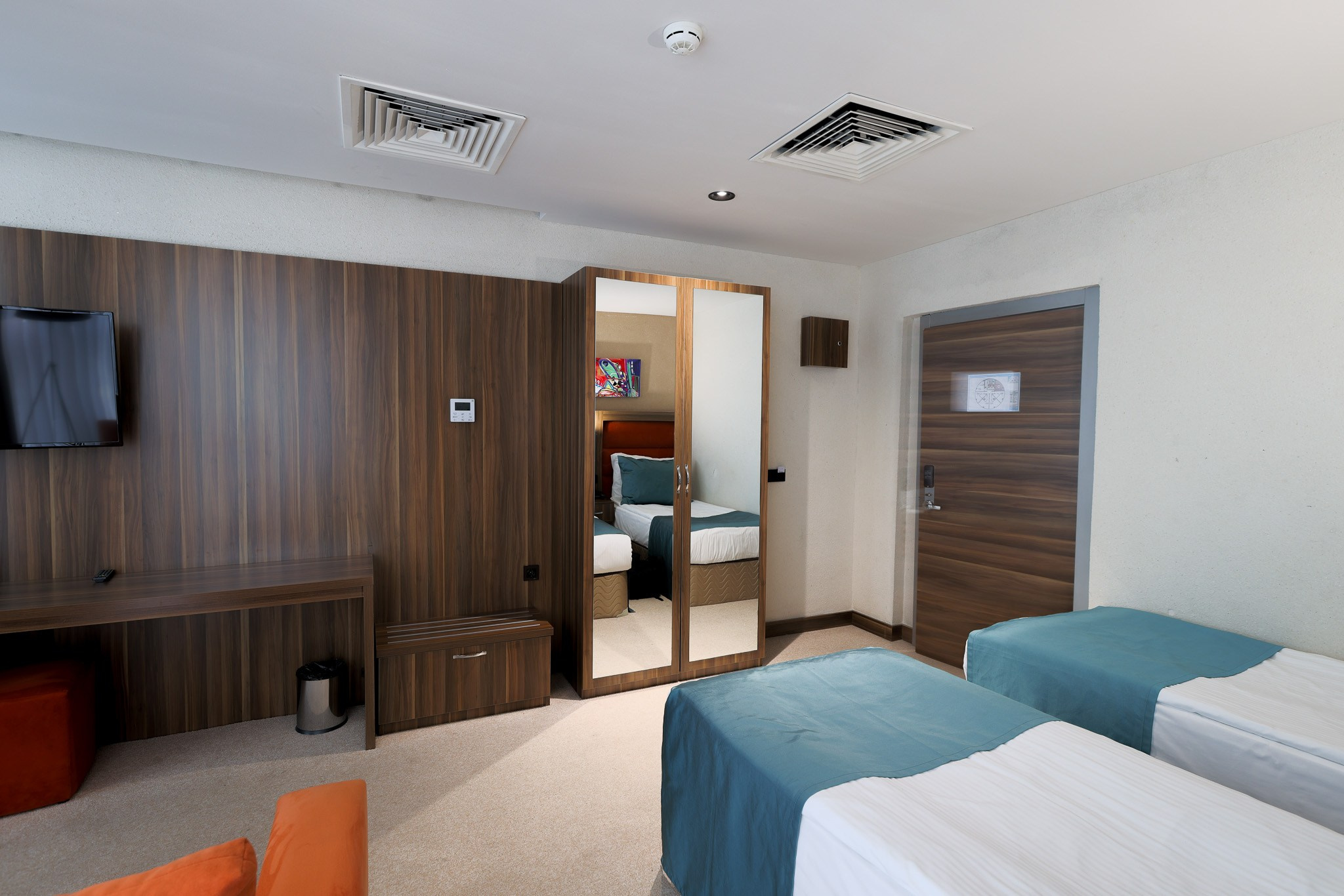 SKY TOWER (METRO CITY). Режиссёр, клипмейкер, фотограф — Андрей Охота