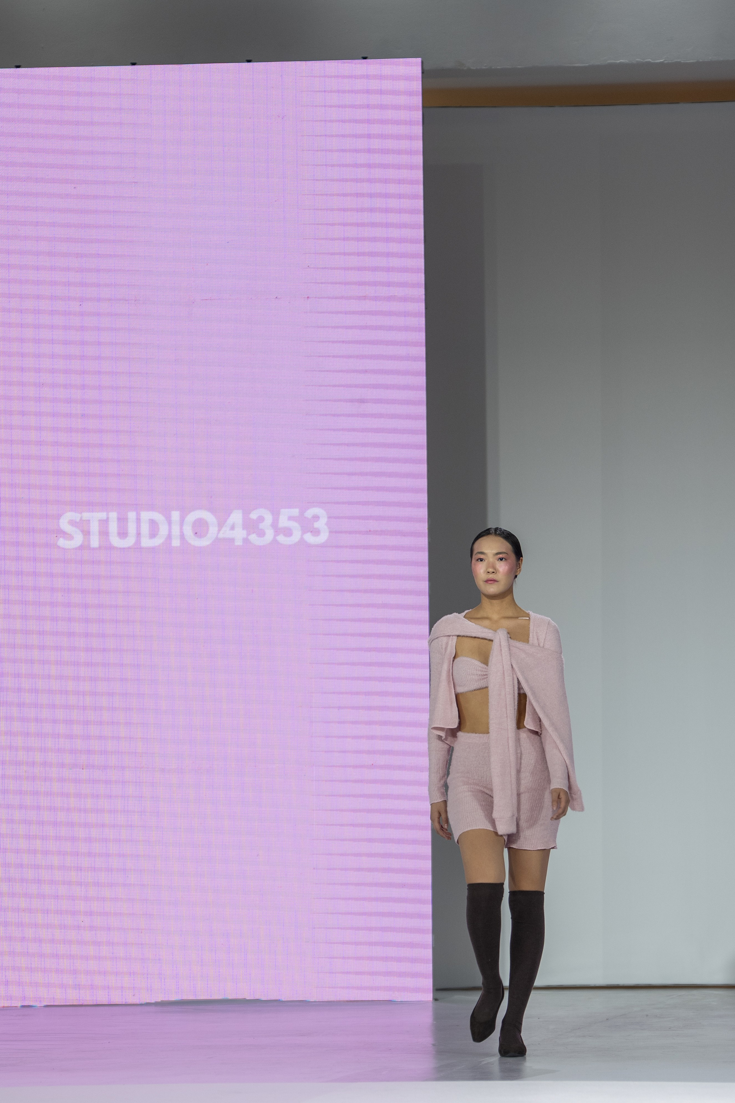 Brand Studio4353. Сайт Алматинского НЮ АРТ, будуар и фэшн фотографа Дениса Карпенко