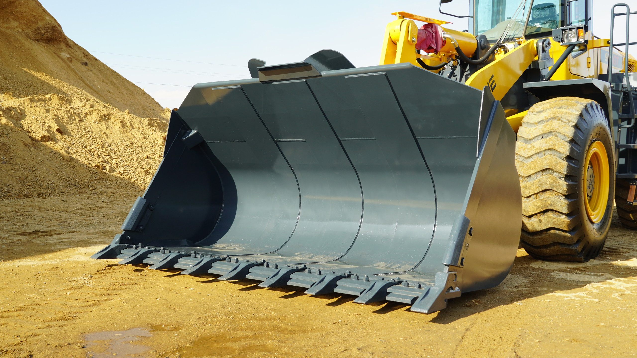 Фото фронт. погр. 966. Продажа и обслуживание грузовой техники и спецтехники в г. Новосибирск компания СТИ