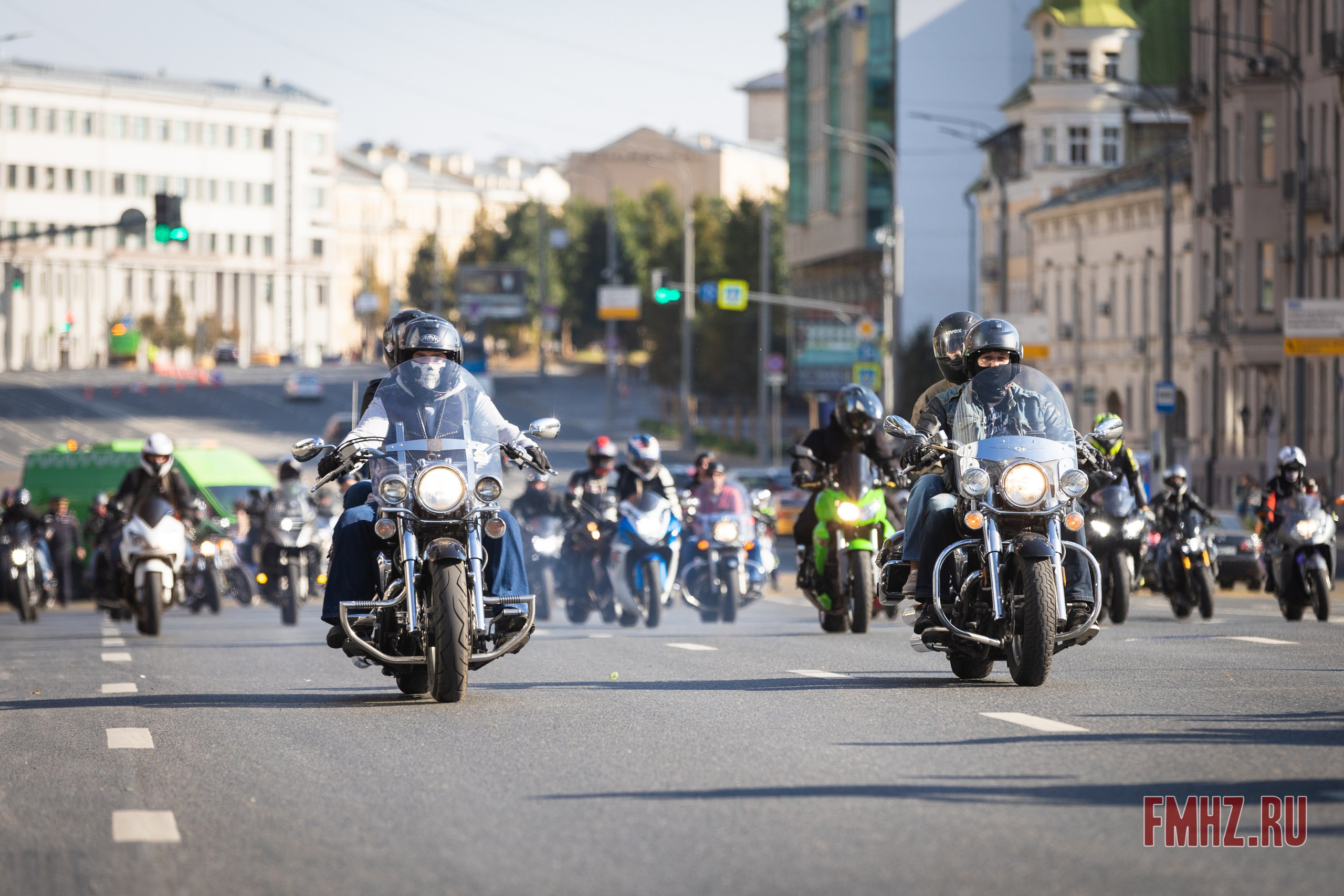 Закрытие Мотосезона 2023 на проспекте Академика Сахарова. Фотограф Владимир Охрименко