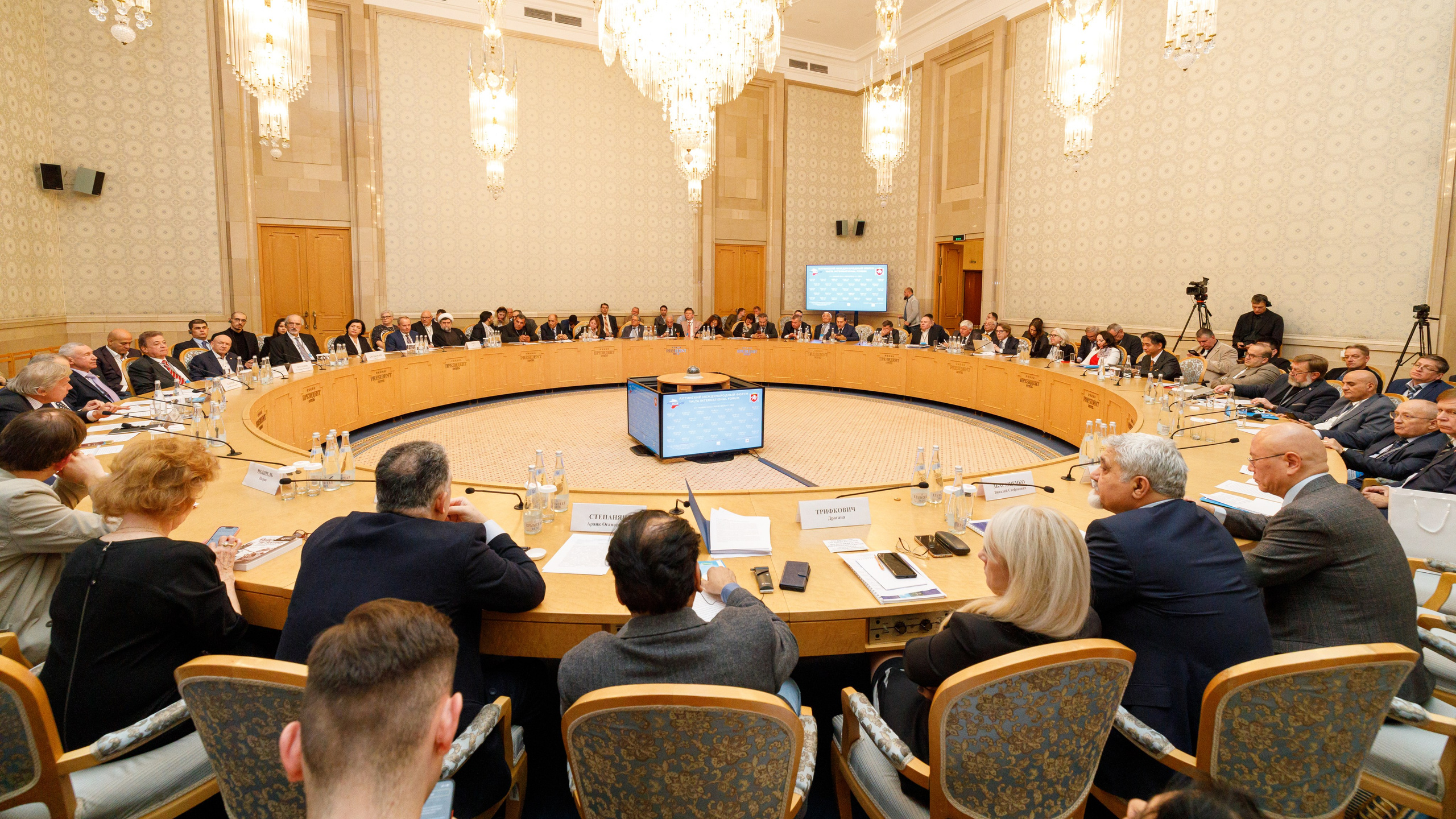 Фотосъёмка конференции деловые встречи. Фотограф на мероприятие в Москве Марик