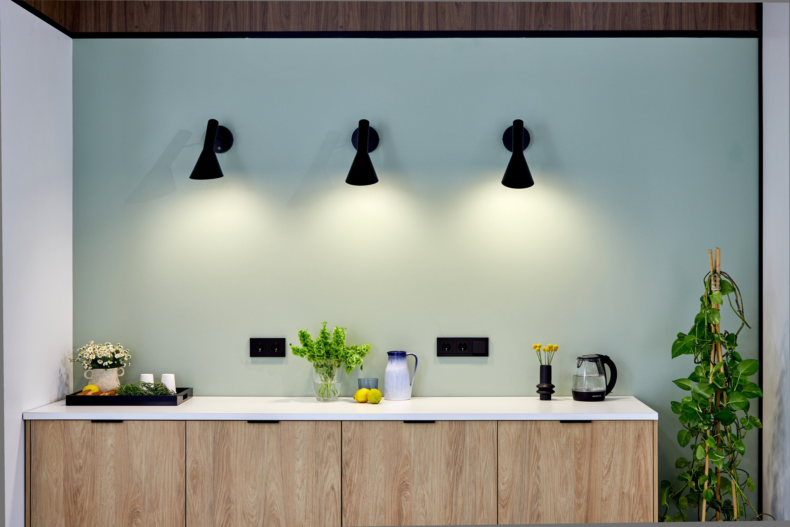 Реализованный проект офиса дизайнера Прасковьи Шевченко. Интерьерный фотограф Краснодар. Галина Ладыгина