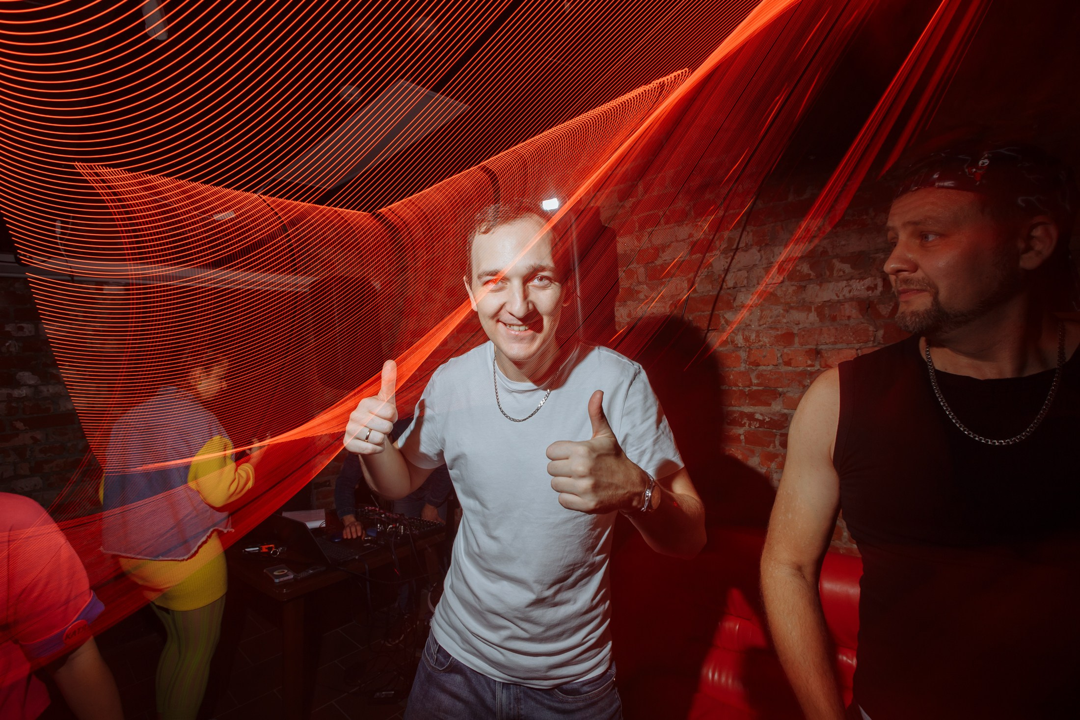 День рождения Кати в стиле 90-00х. Событийный фотограф Максим Бескоровайновнов