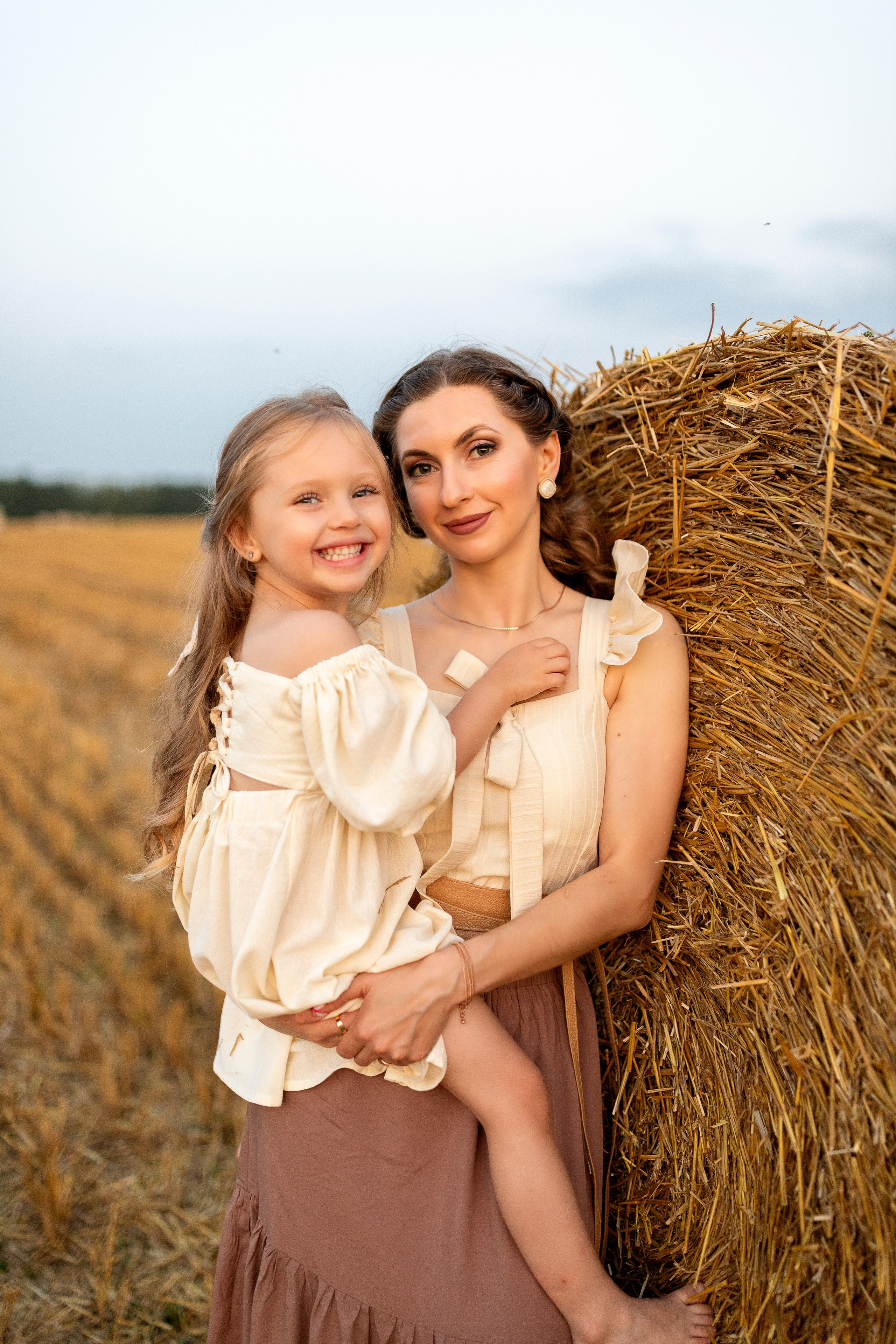 На сеновале. Настасья Перова Фотограф