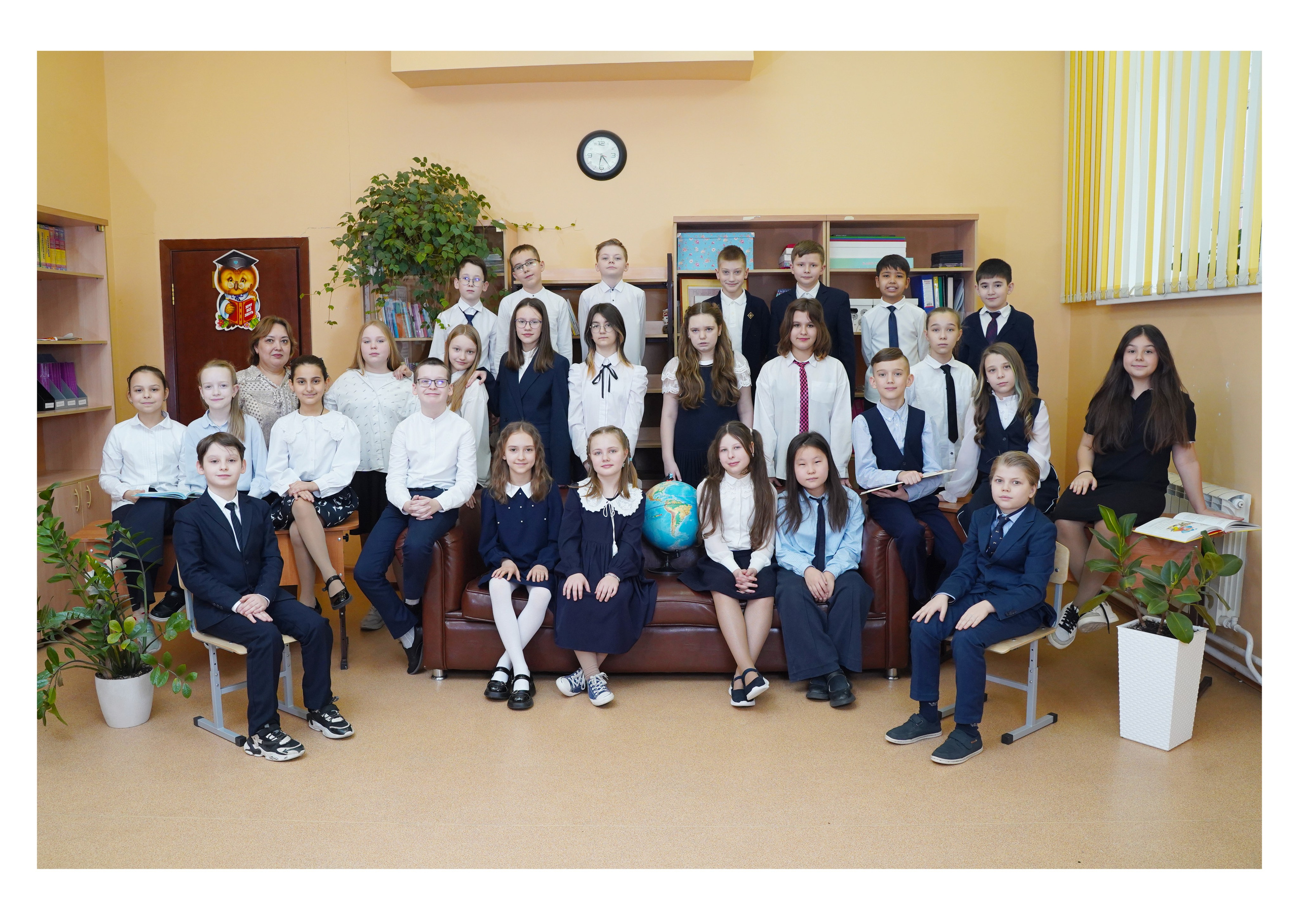 Современные выпускные альбомы для начальной школы — свежие идеи и креативные сюжеты для фотосъёмки 1 и 4 классов в школе и в студии. Авторские выпускные альбомы для детских садов, начальной и старшей школы в Москве и московской области