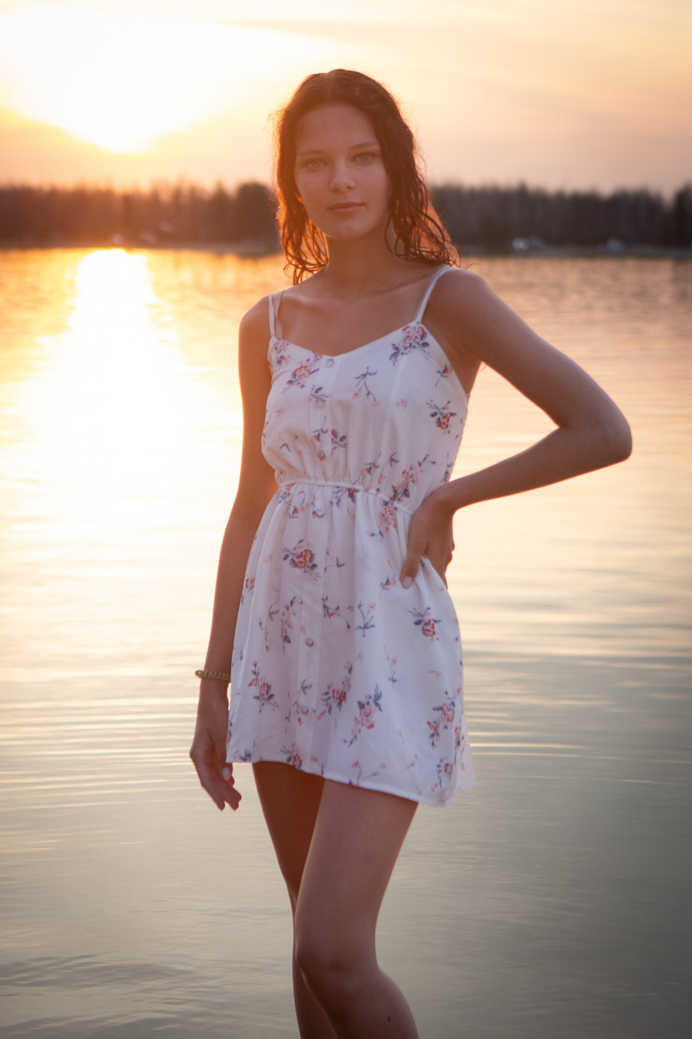 Вечер на водоеме. Фотограф Губкинского