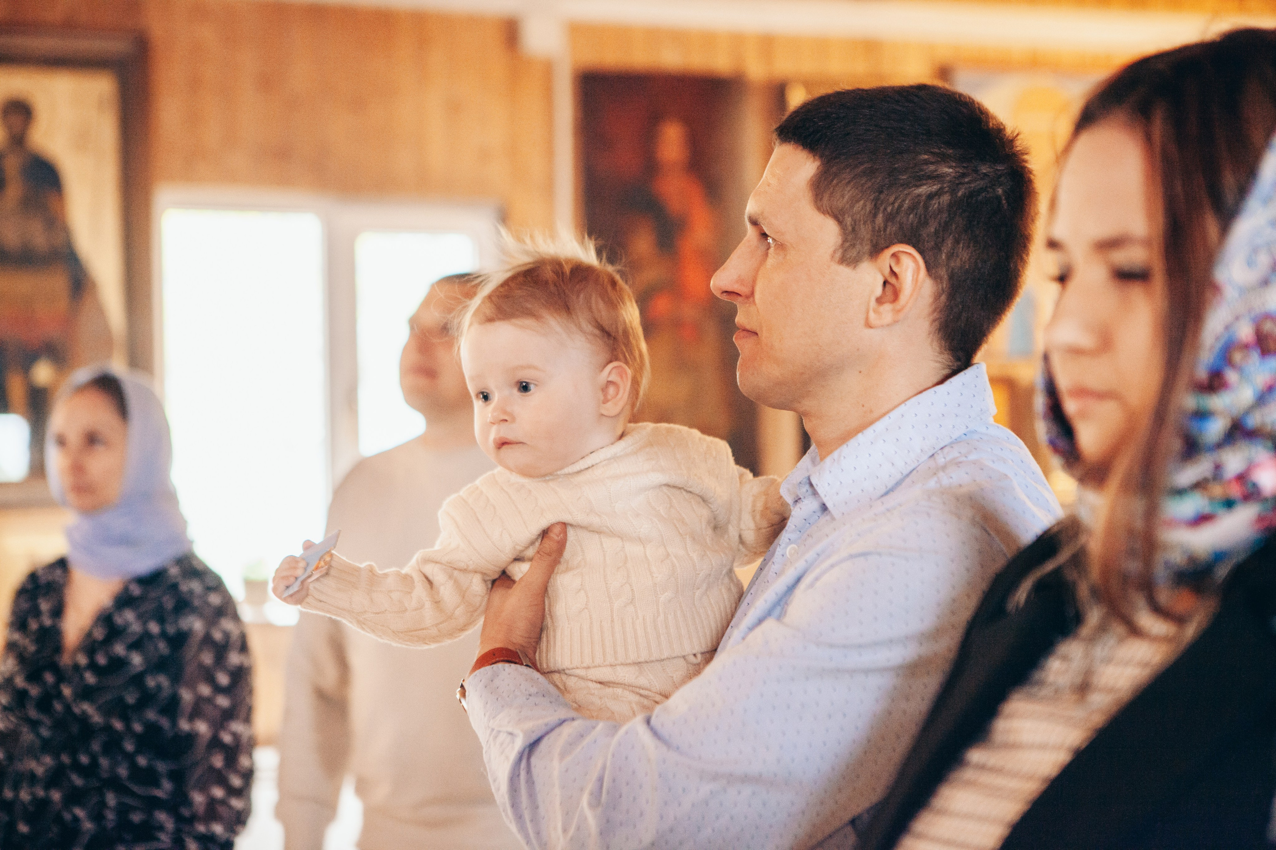 Крещение ребенка в церкви в москве. Фотограф Ольга Ефремова