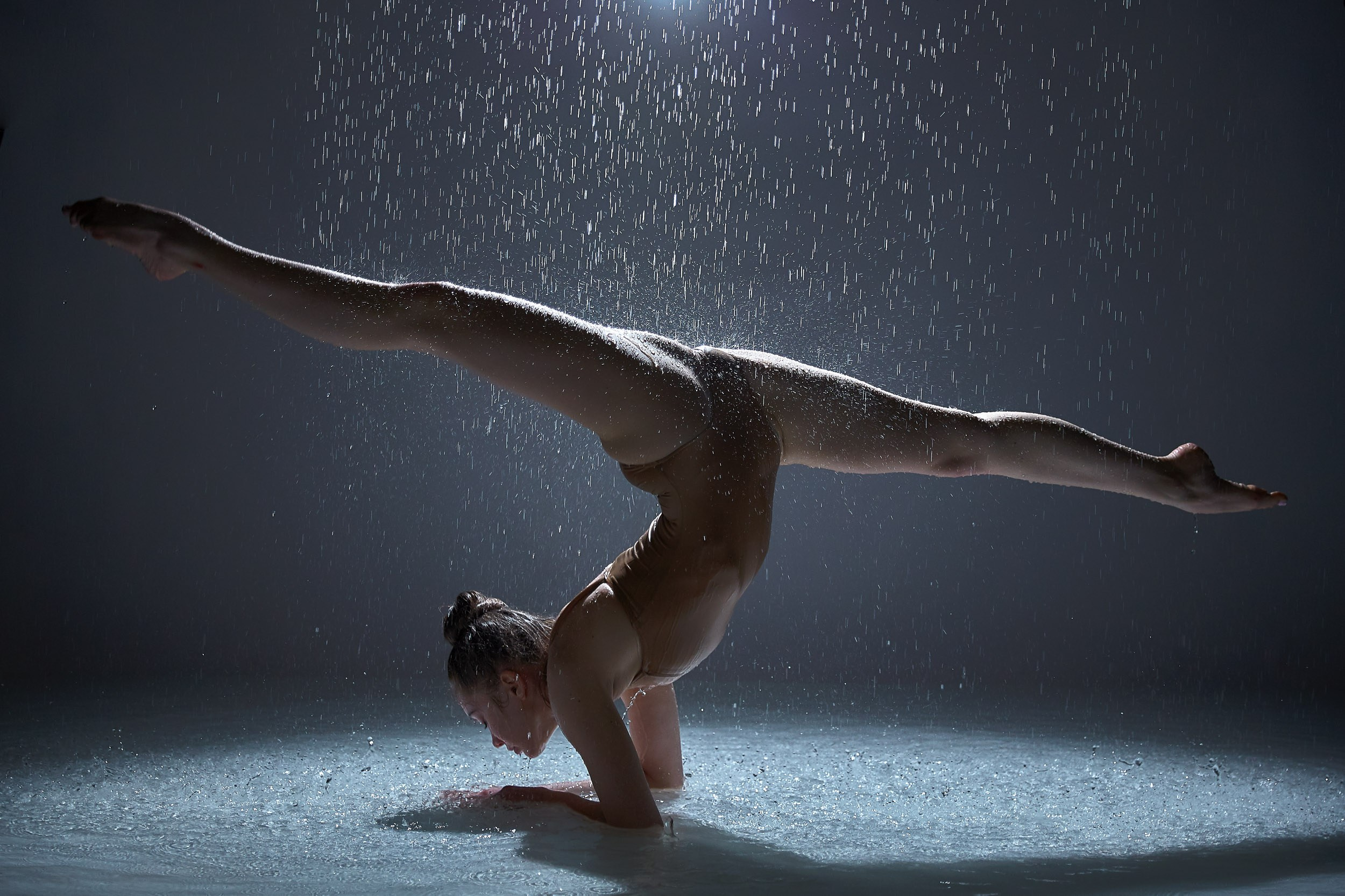 Аква-фотосессия гимнастки «AQUA-GYMNASTICS» Фотограф Михаил Семенов
