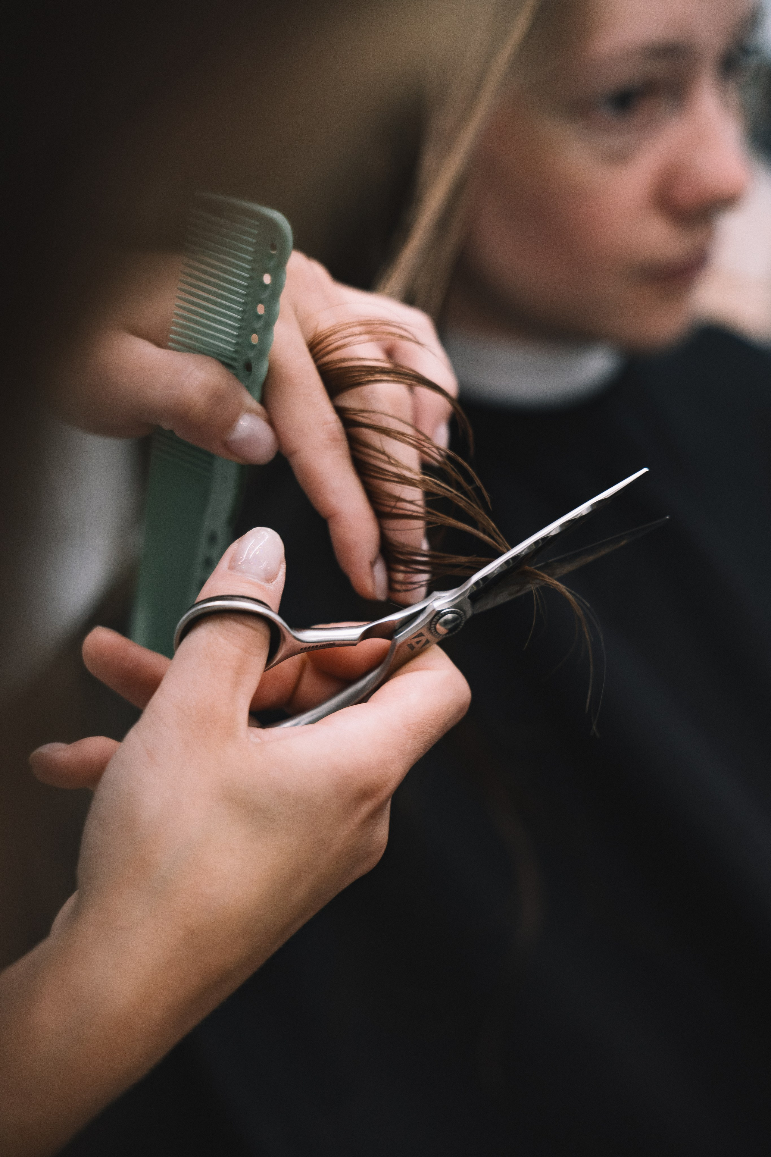 «Girlie» — контент-фотосессия в лучшей парикмахерской Санкт-Петербурга для мастера: Александры. Профессиональный фотограф в Санкт-Петербурге Александр Волосенцев