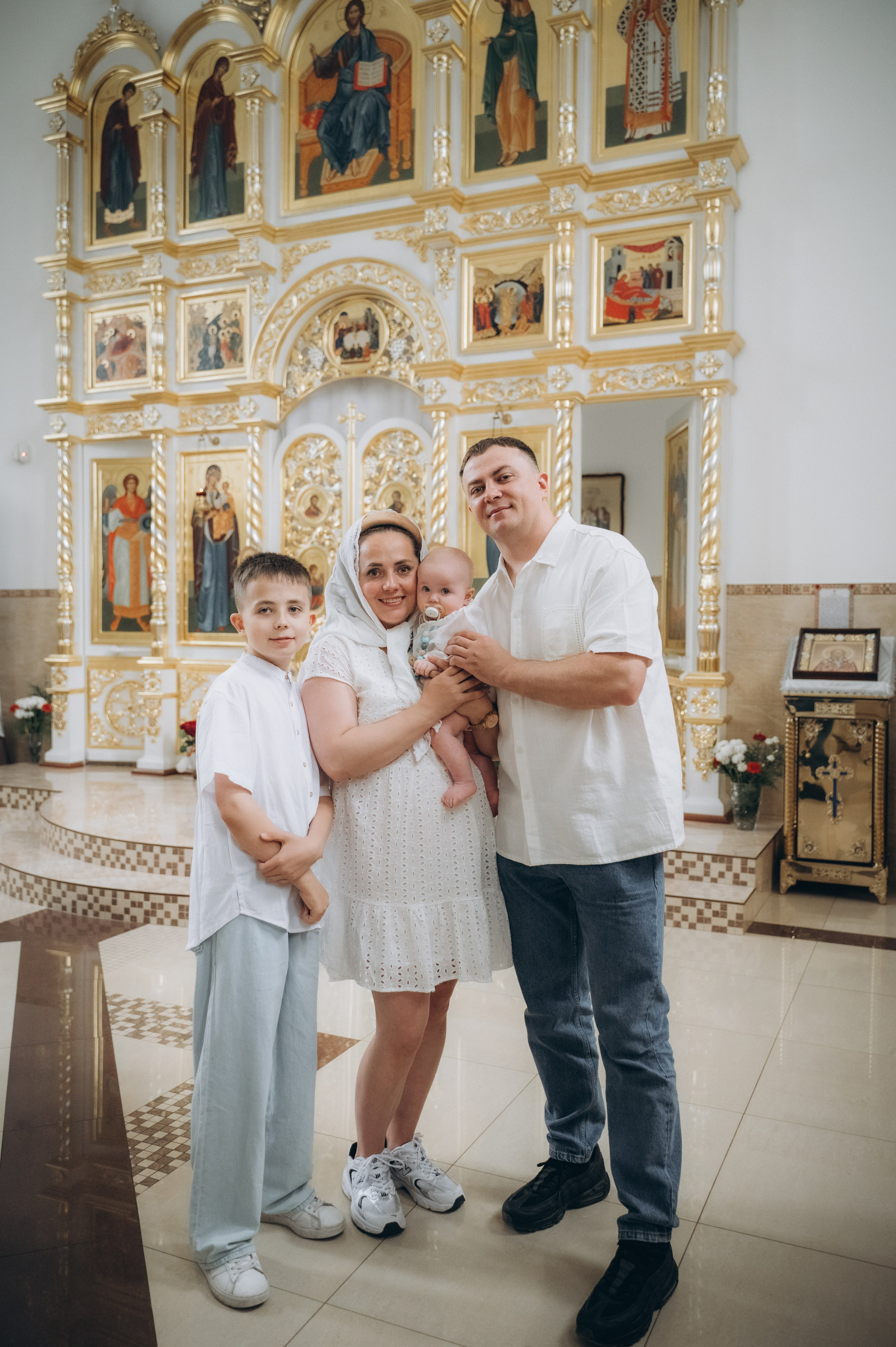 Крещение Корнелии (ХРАМ СВЯТИТЕЛЯ ЛУКИ КРЫМСКОГО). Семейный фотограф в Минске Дарья Дреко