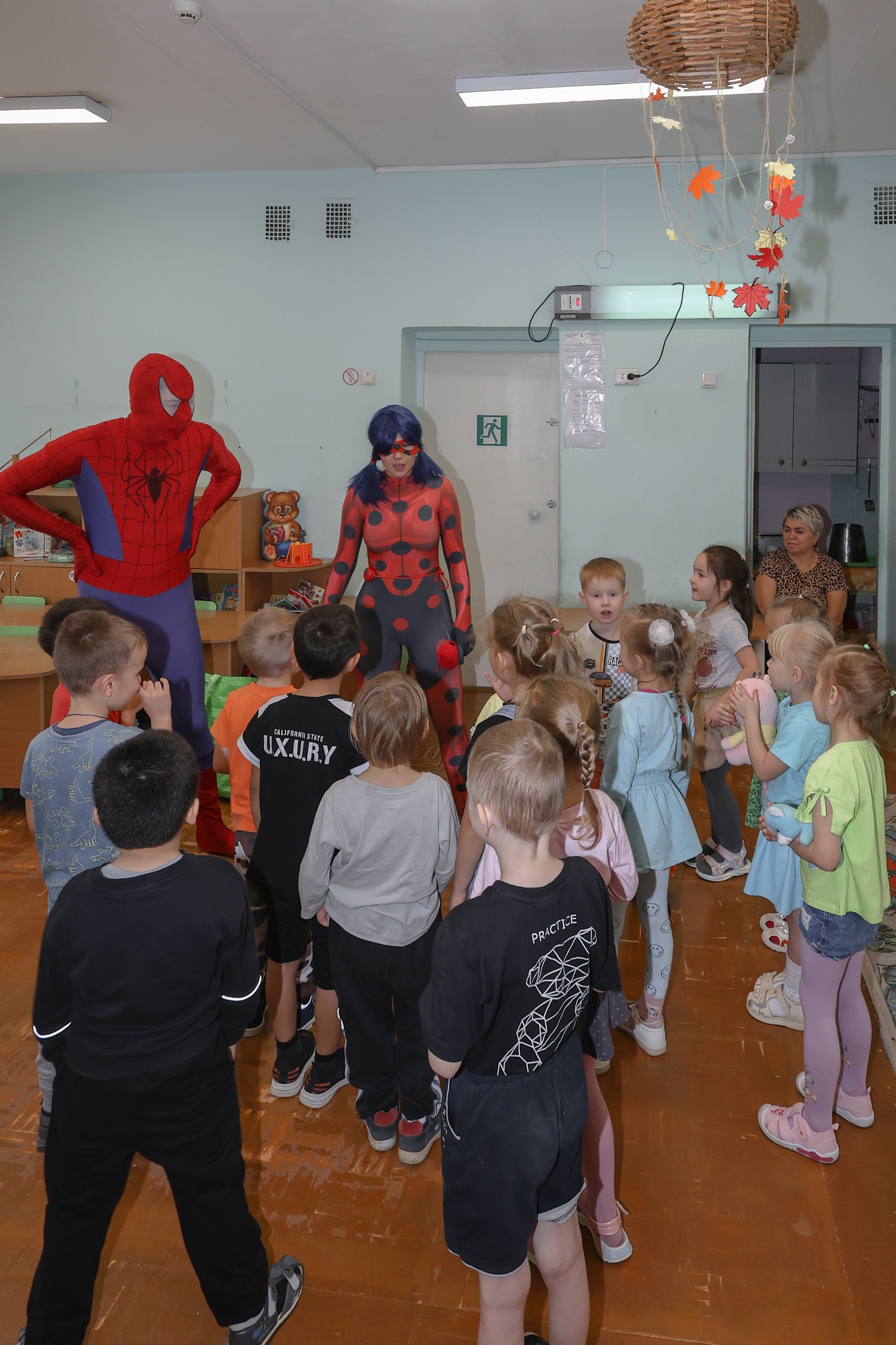 Детский день рождения с Человеком-пауком и Леди Баг