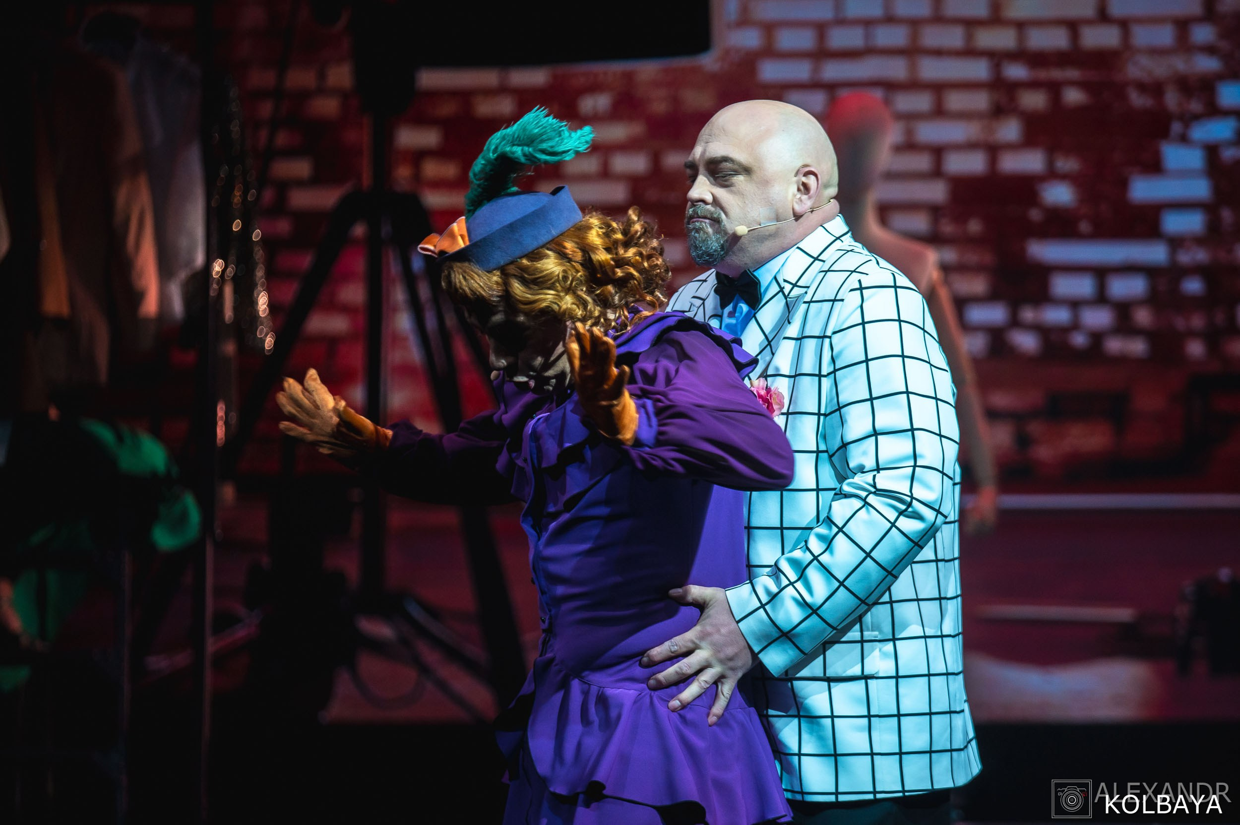 Фотографии со спектакля «Привет, я тетя Чарли». Концертный и театральный репортажный фотограф в Москве Александр Колбая