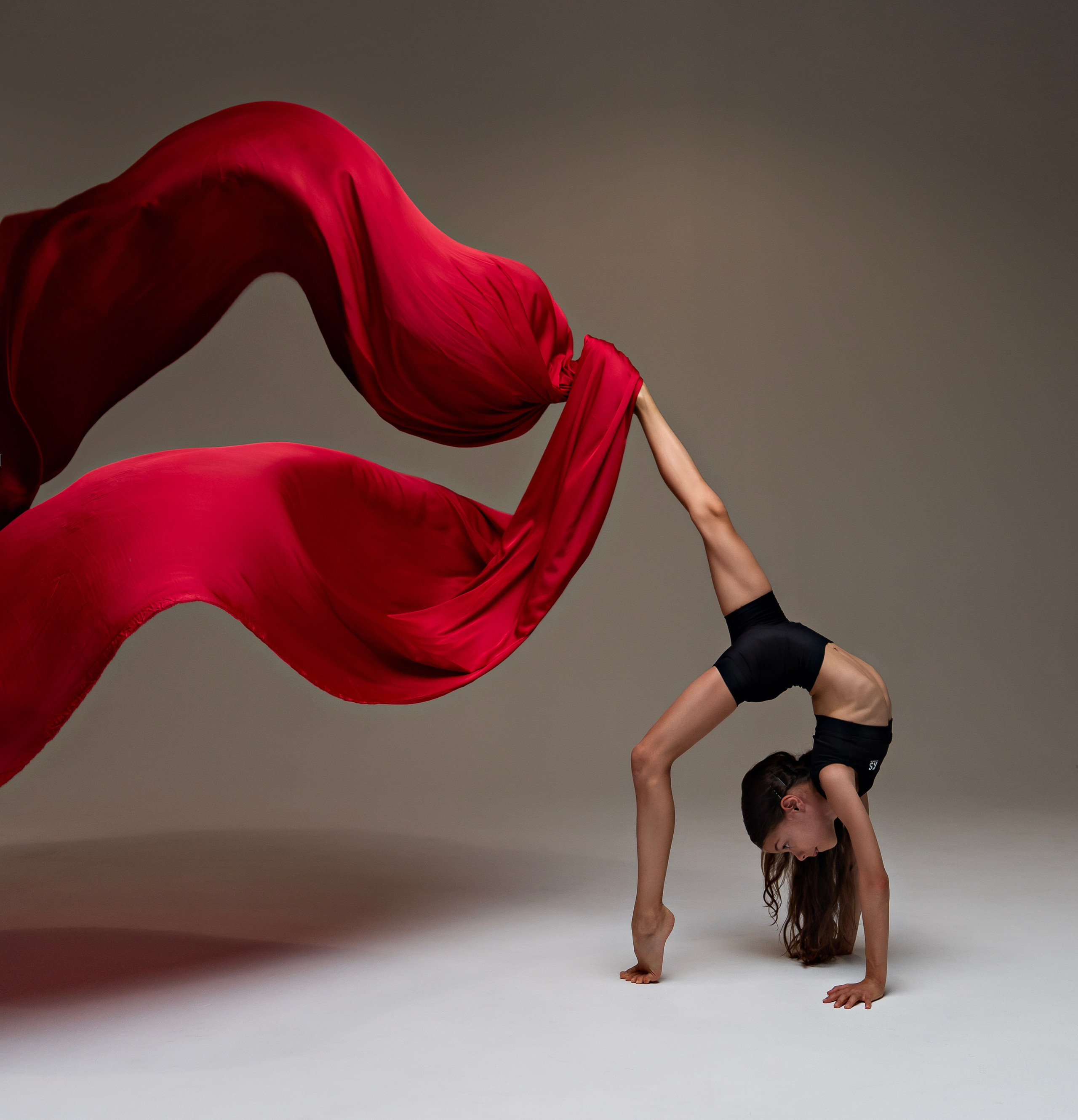 Фотопроект с тканью. Профессиональный фотограф в Москве Марина Григорьева