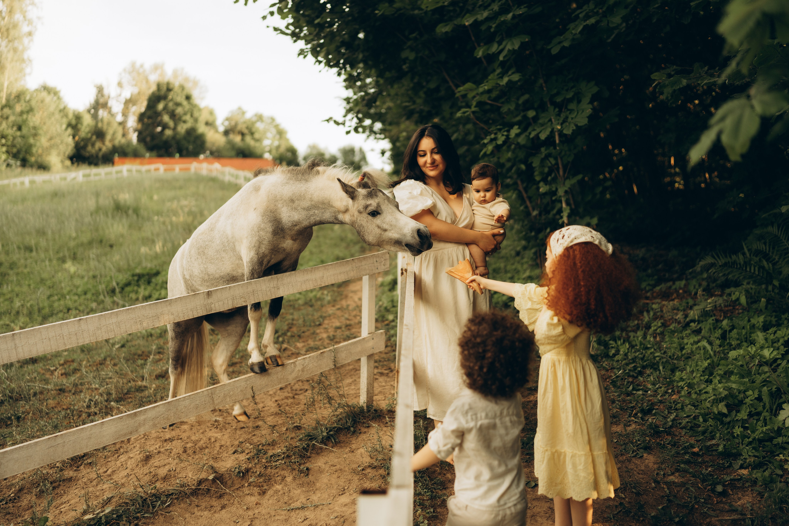 Ариана и семья