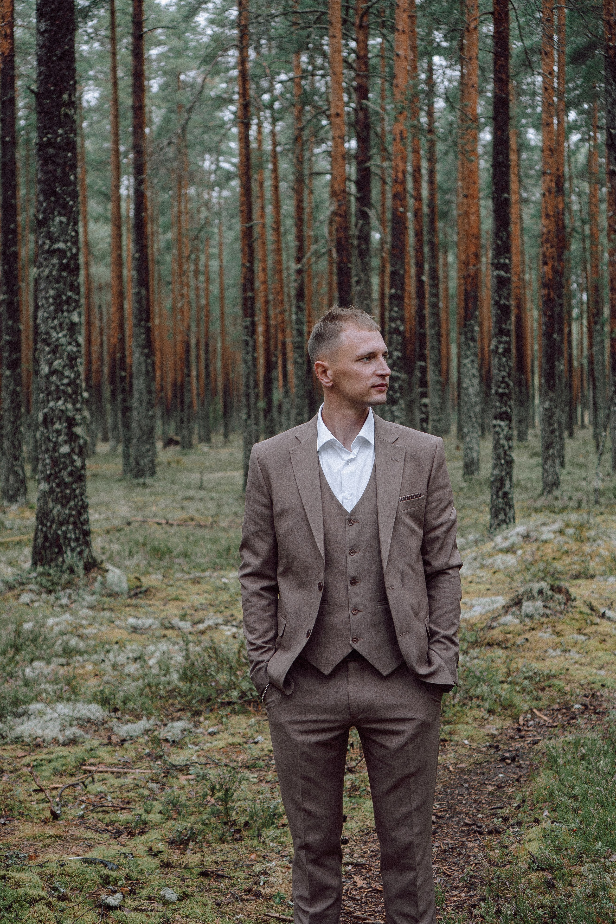 СВАДЕБНАЯ ФОТОСЕССИИЯ ПАРЫ В ГОРОДЕ ПРИОЗЕРСК В СОСНОВОМ ЛЕСУ И С ПИКАПОМ. Профессиональный фотограф, Санкт-Петербург — Виктория Богомолова