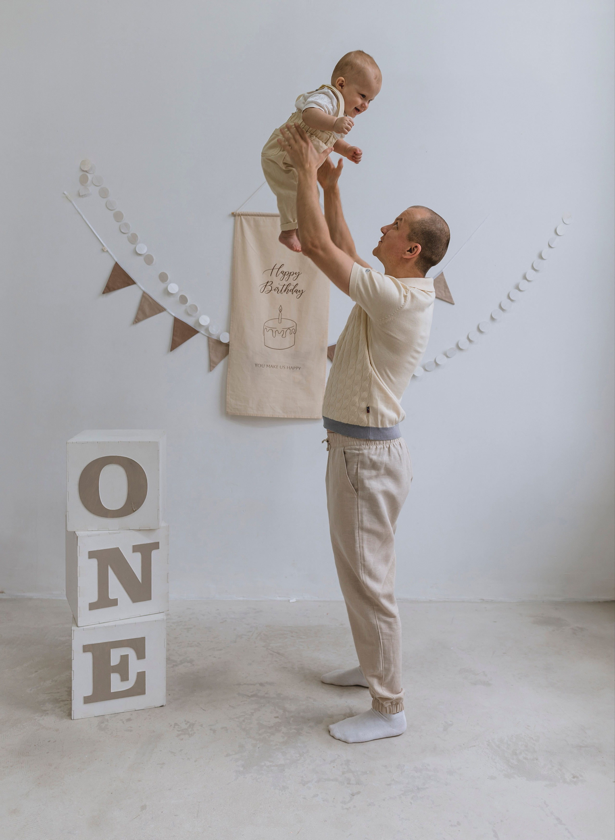 Марку годик. Женский и предметный фотограф