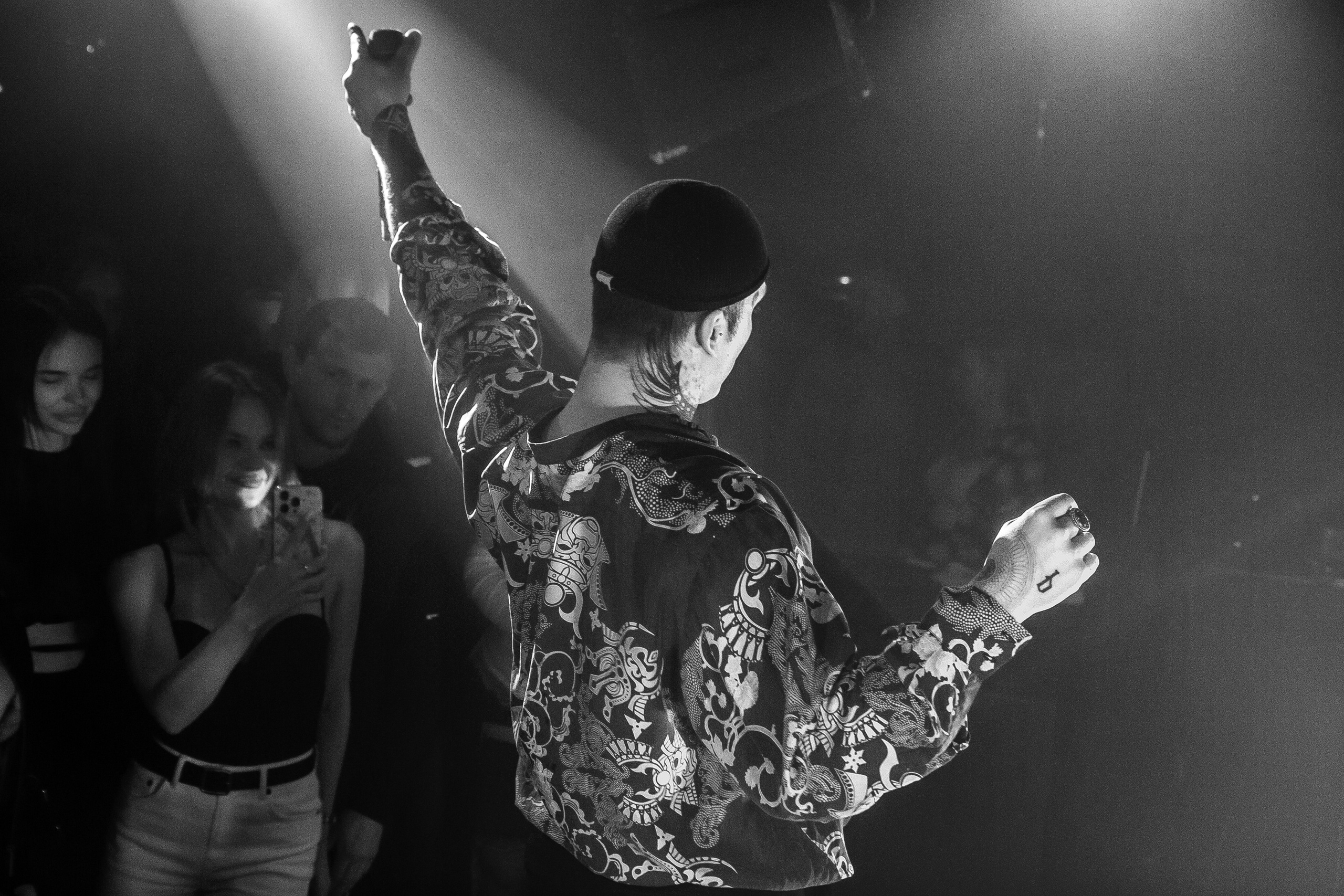 Концерт VA.NO | QUEST PISTOLS SHOW. Репортажный фотограф в Ялте Алексей Семёнов