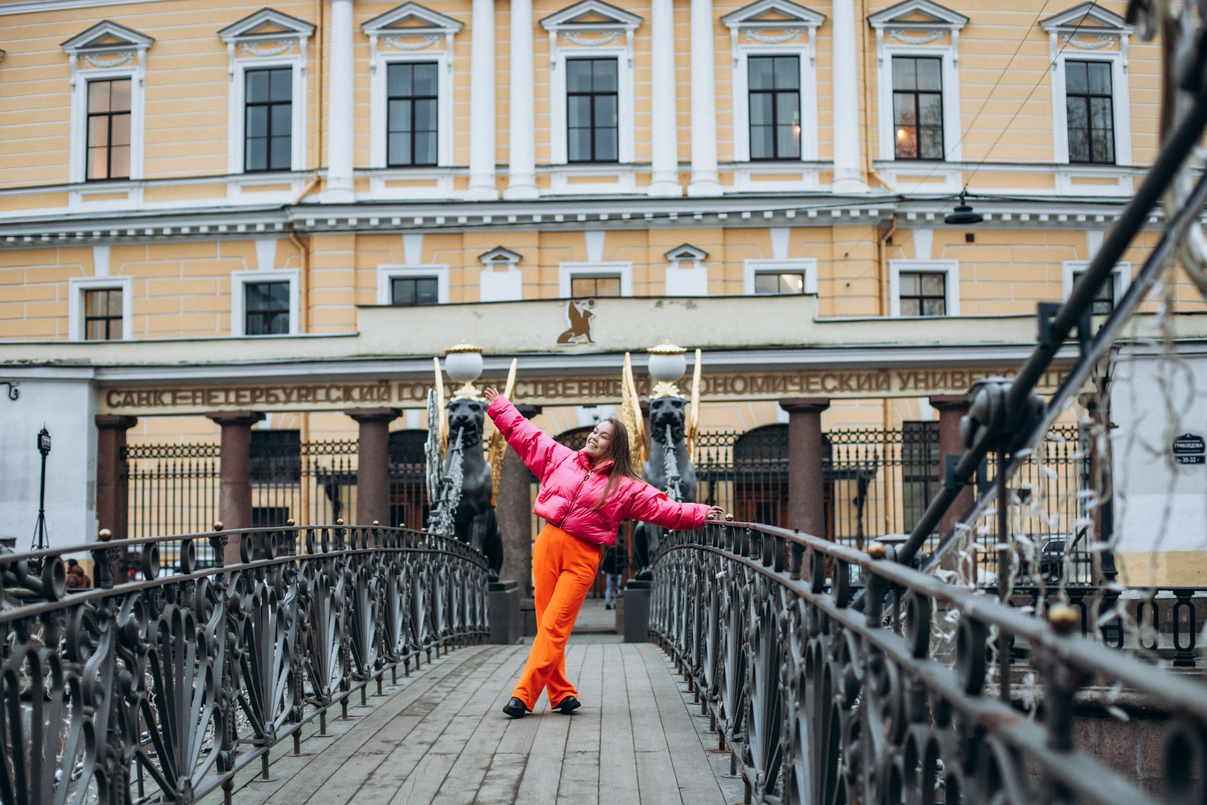 Анастасия в декабре. Фотопрогулка в Петербурге. Индивидуальный и семейный фотограф в Санкт-Петербурге