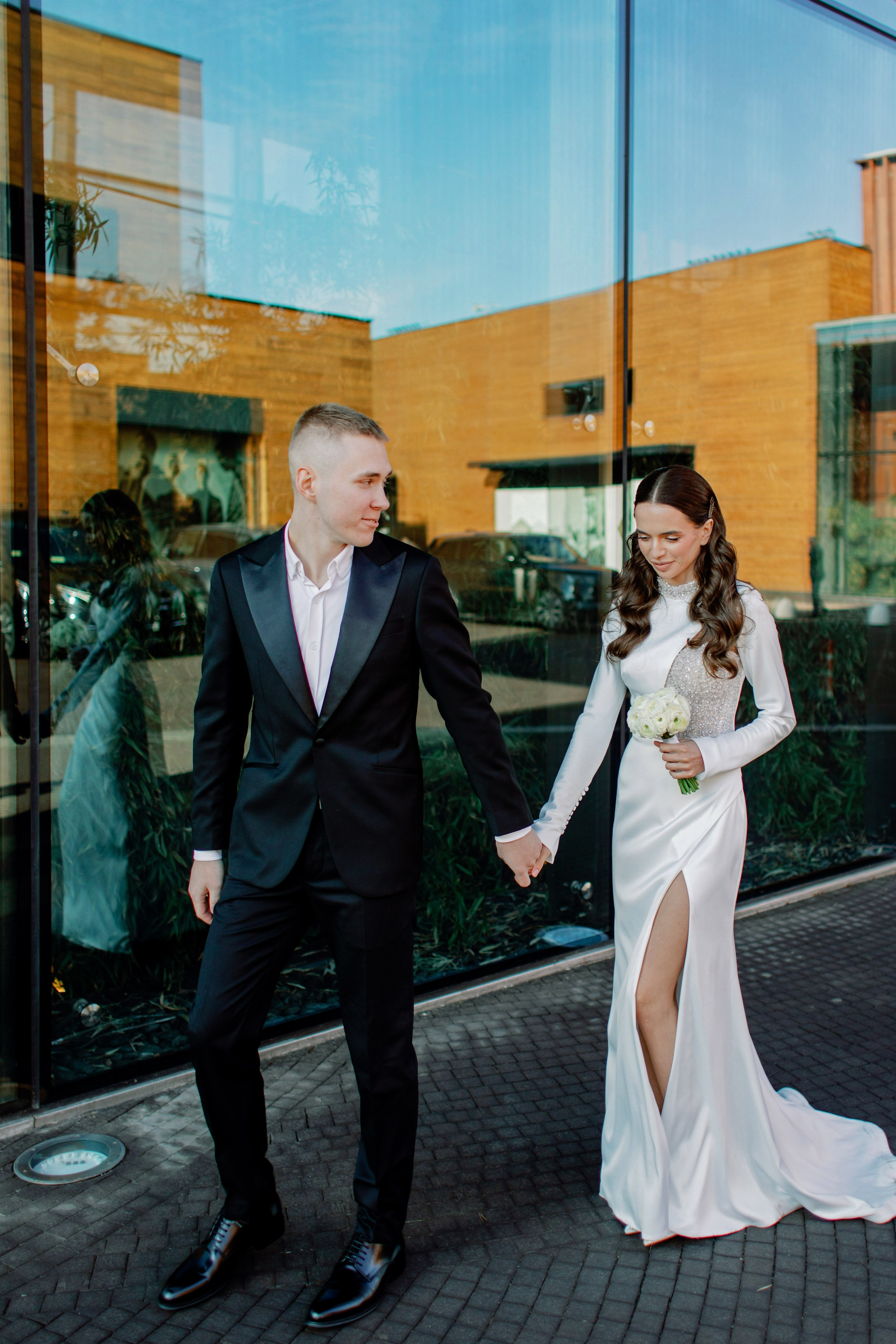 Свадьба для двоих в Москве, фотосессия на крыше, сборы, прогулка в Barvikha Luxury Village