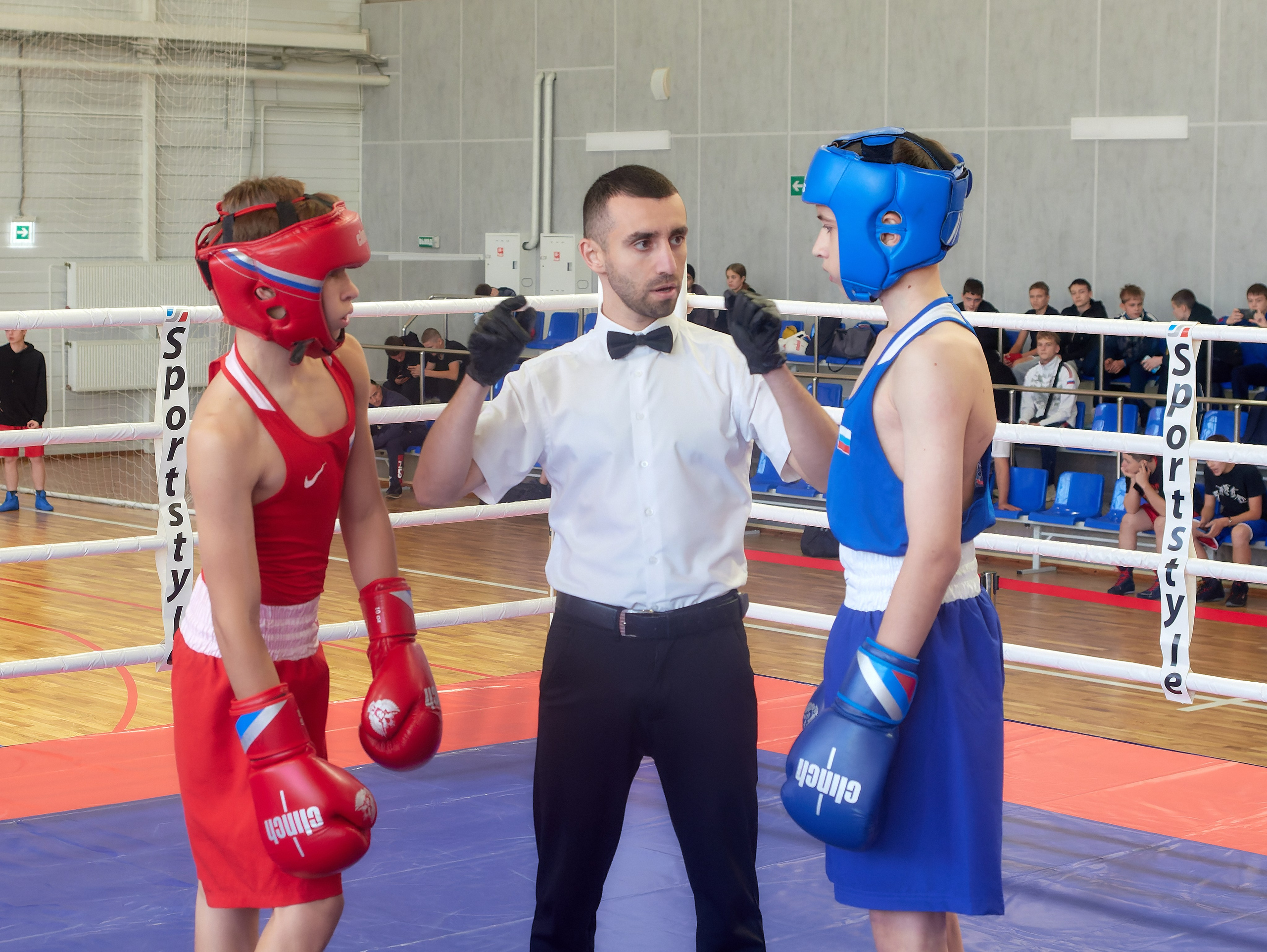 Открытие турнира по боксу памяти героя Советского Союза Михаила Крюкова. Семейный и детский фотограф в Междуреченск Олег Бамбульский