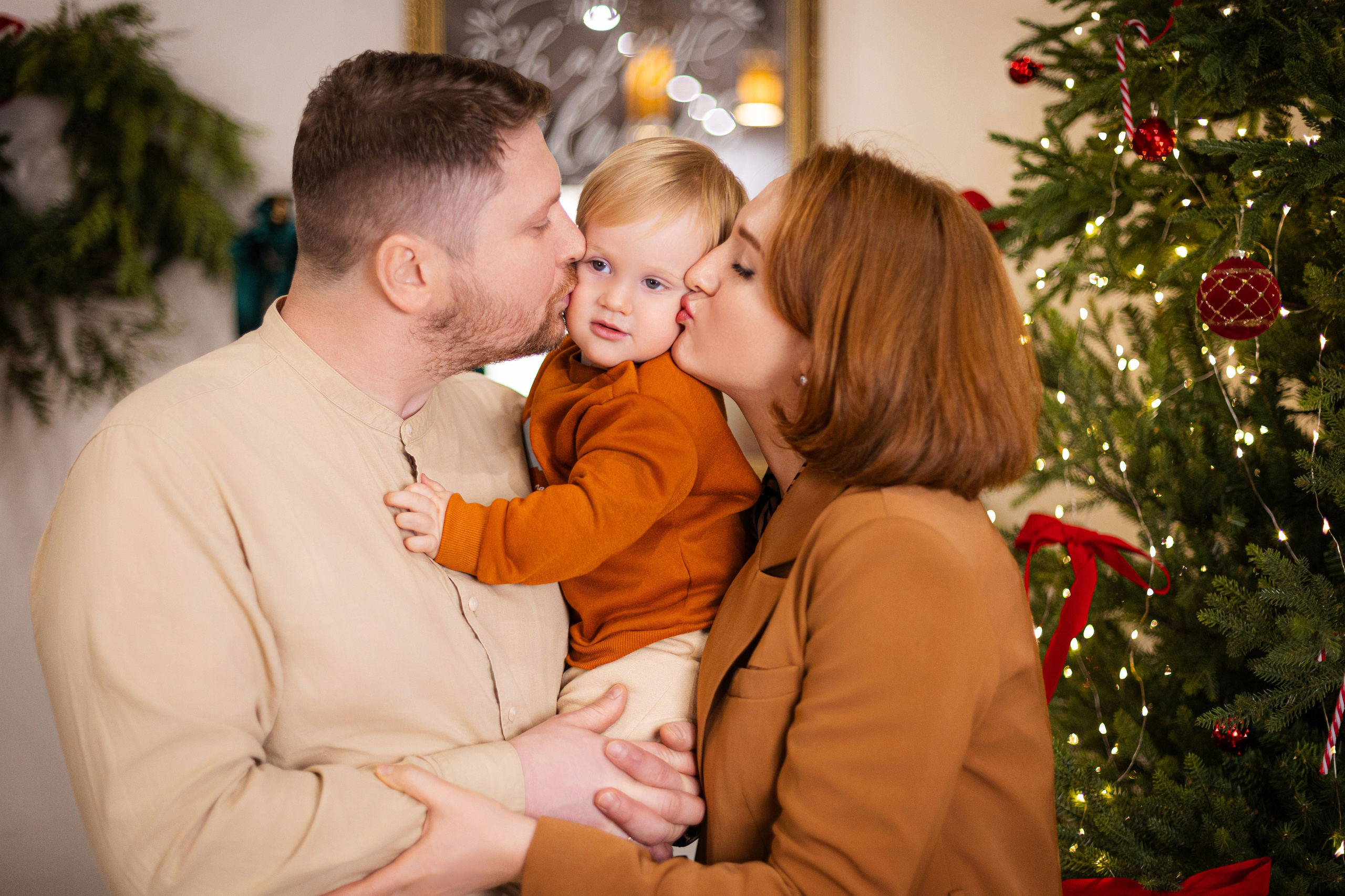 Ольга, Павел и Рома с бабушками. Фотограф ВИКА МЕДУЗА