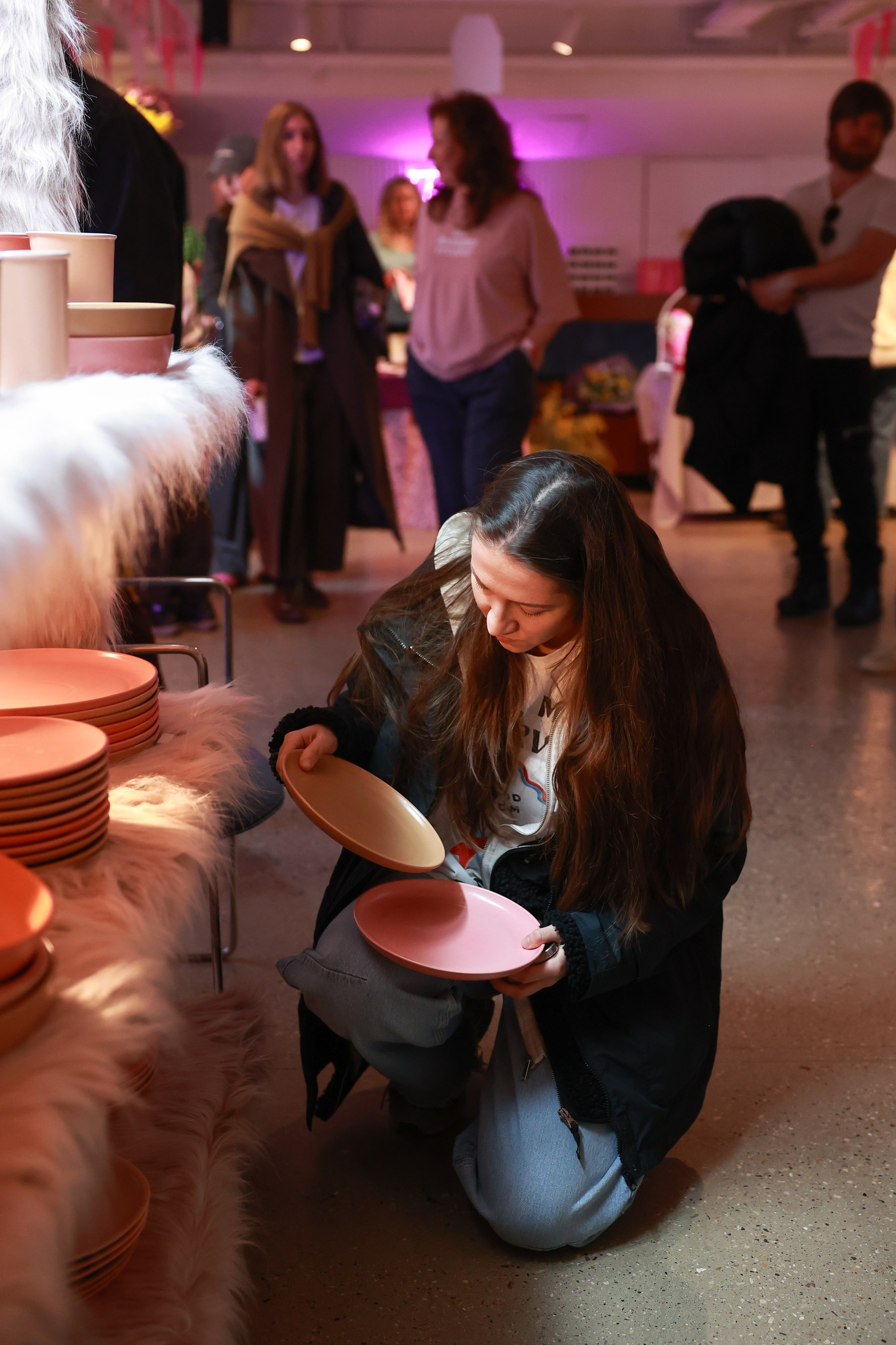 7–8 марта 2025 в пространстве «Три вокзала. Депо» / День 1 / фото Саша Жукова. Фотоотчеты «Ламбада-маркета»