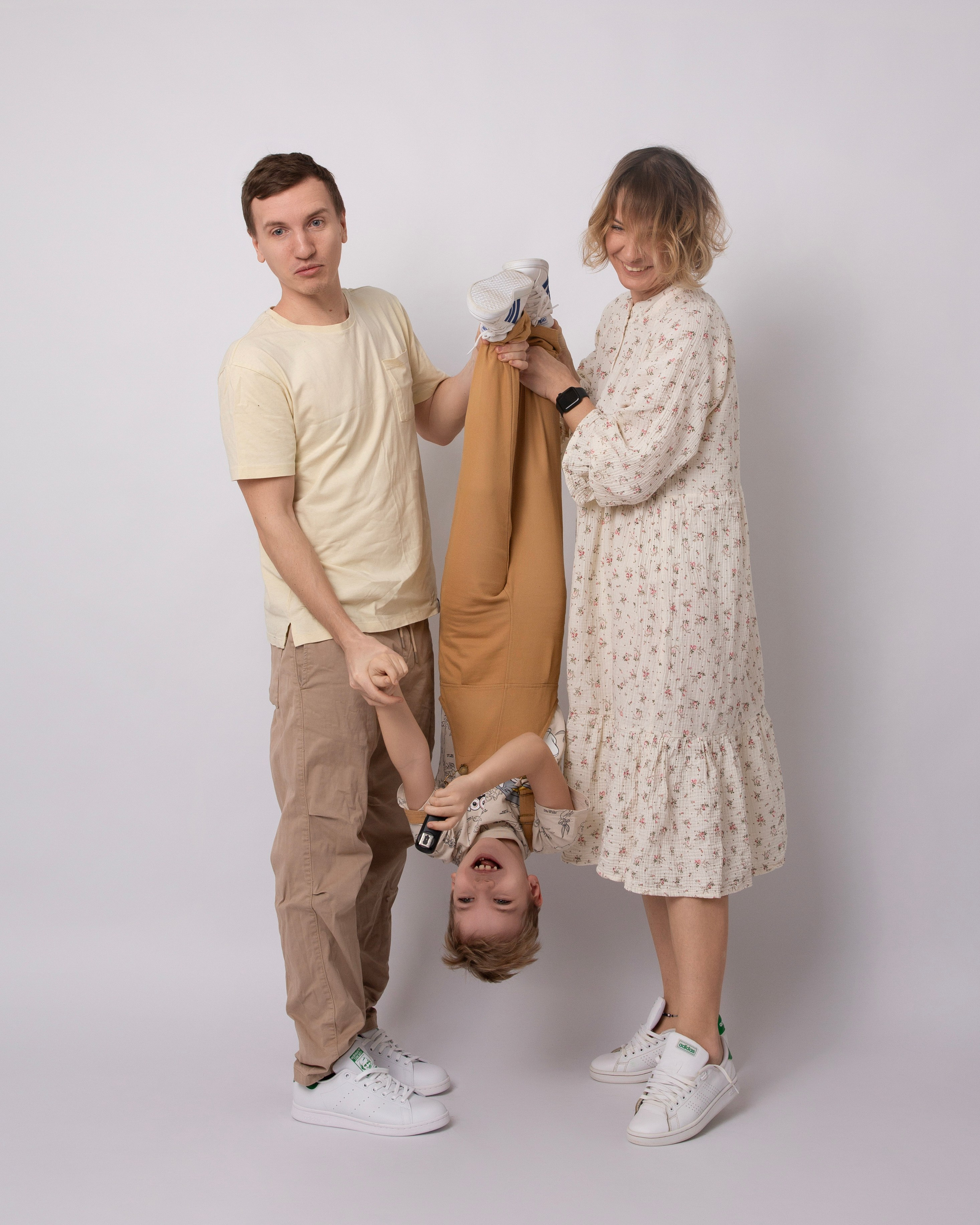 Семейное фото папа мама и сын Фотомарис