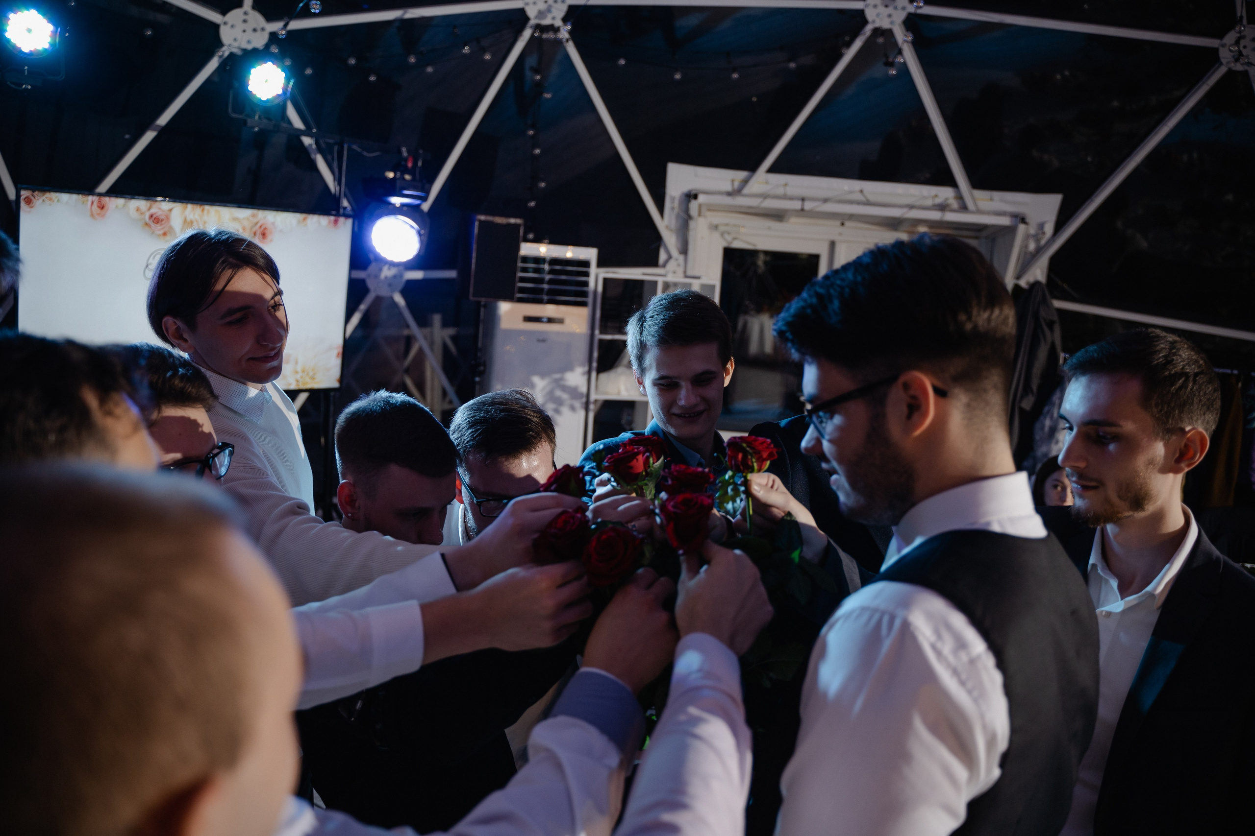 Ксения и Василий. Хвоя. Фотограф Аля Овчарова