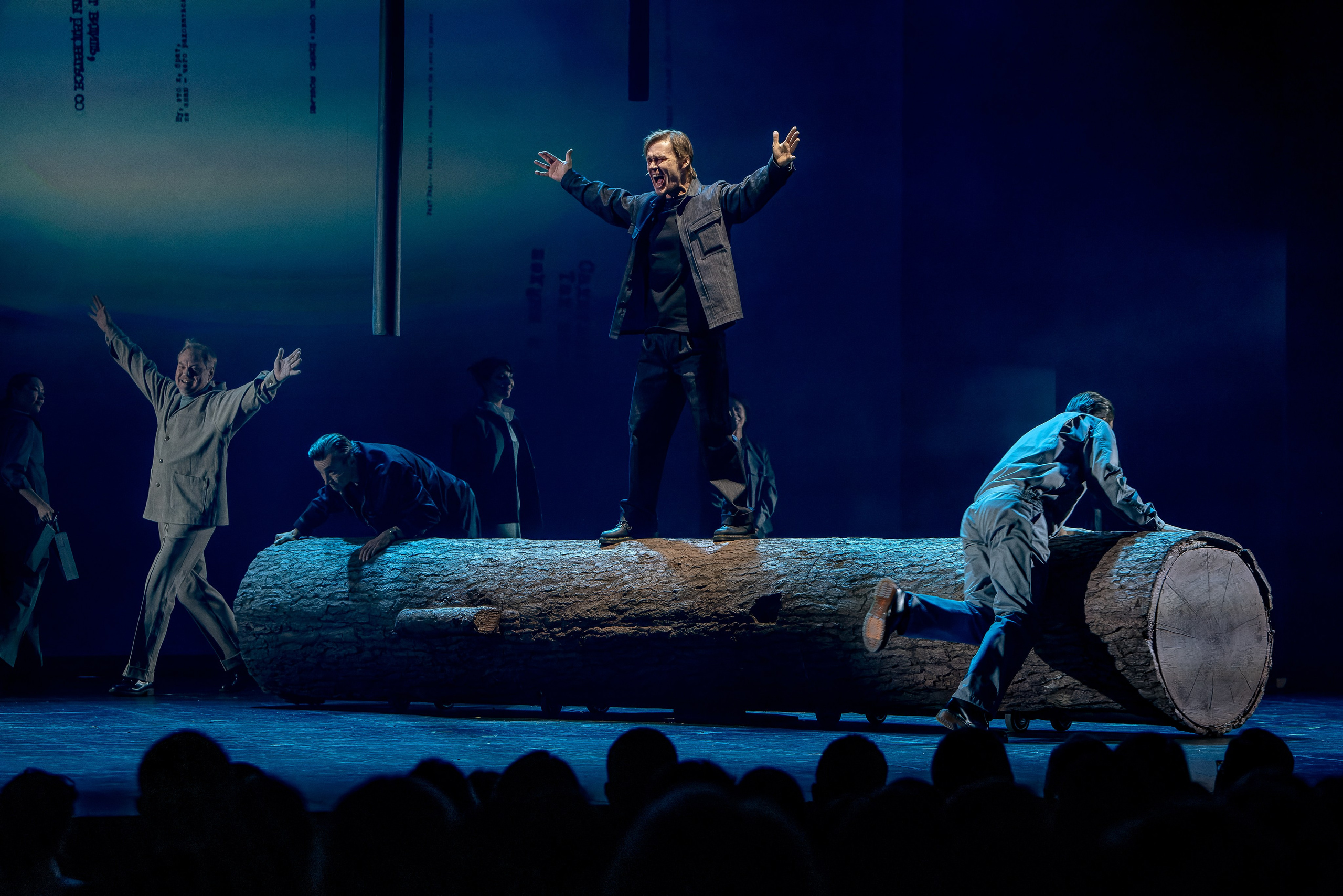 Театр на Бронной, «Калина красная». Фотограф и режиссер Московко Екатерина