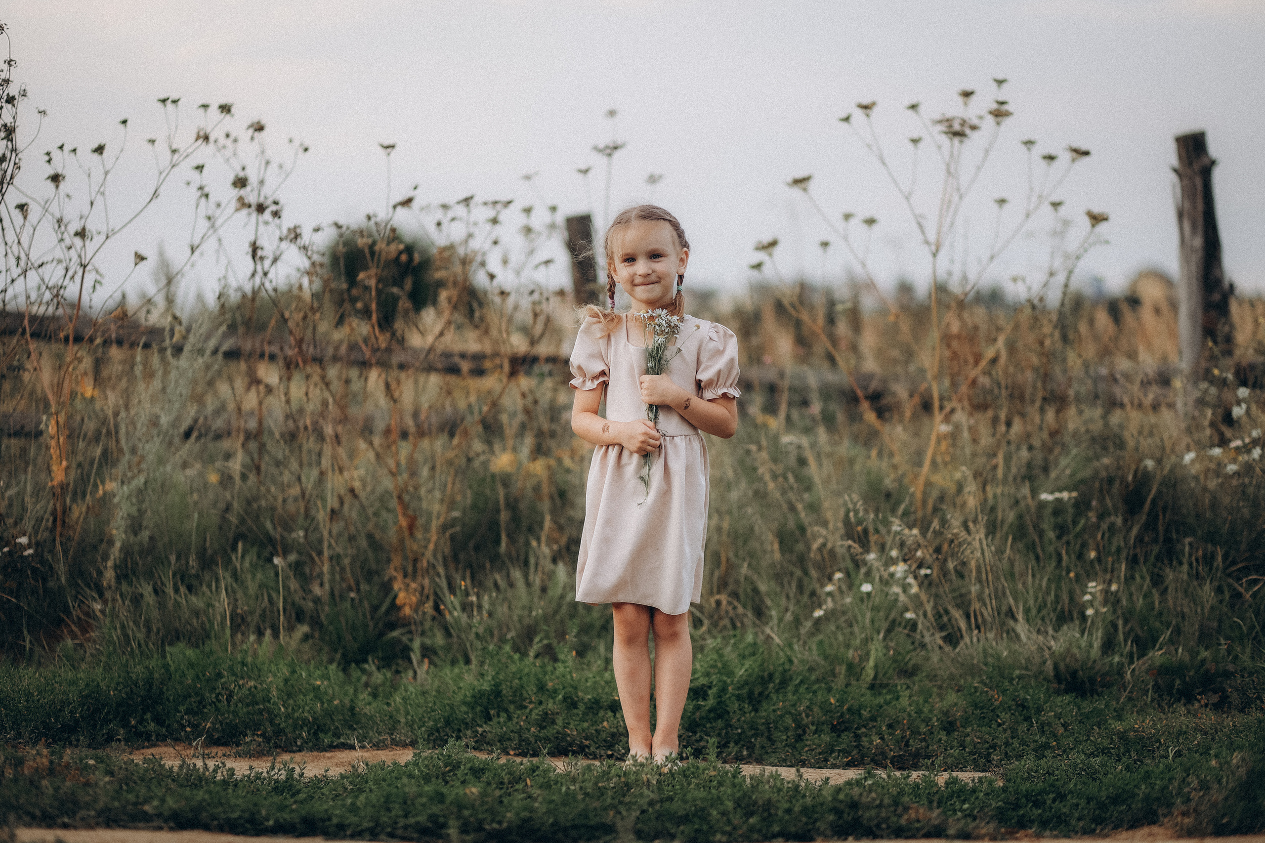 Летняя фотосессия фотосессия в деревне. Фотограф Владимир Москва
