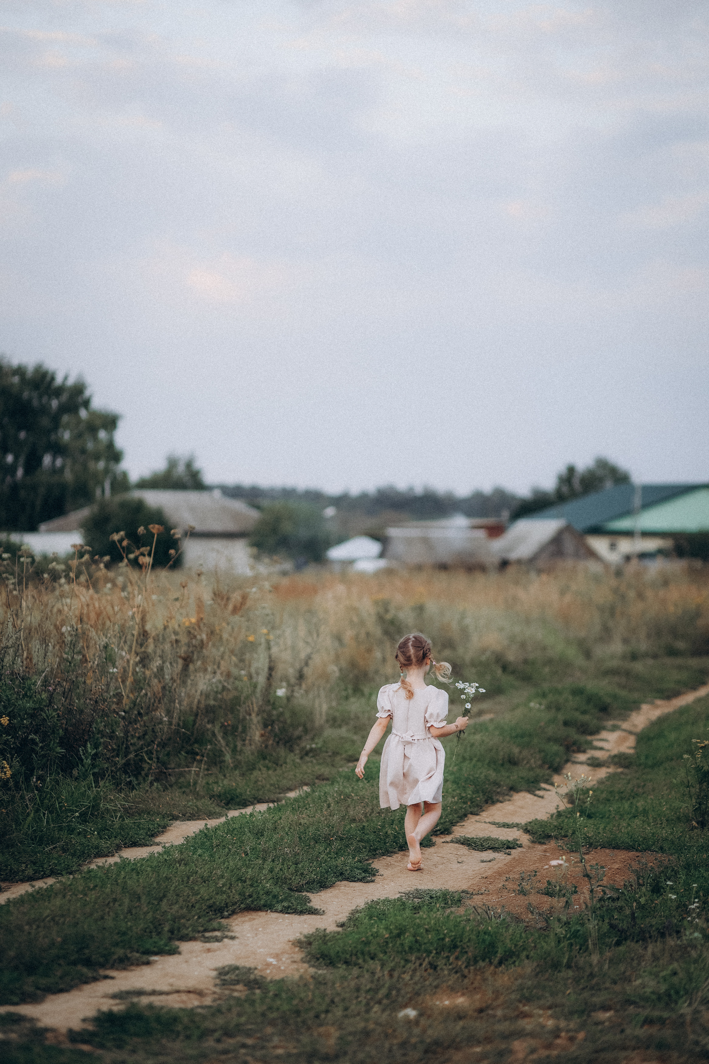 Летняя фотосессия фотосессия в деревне. Фотограф Владимир Москва