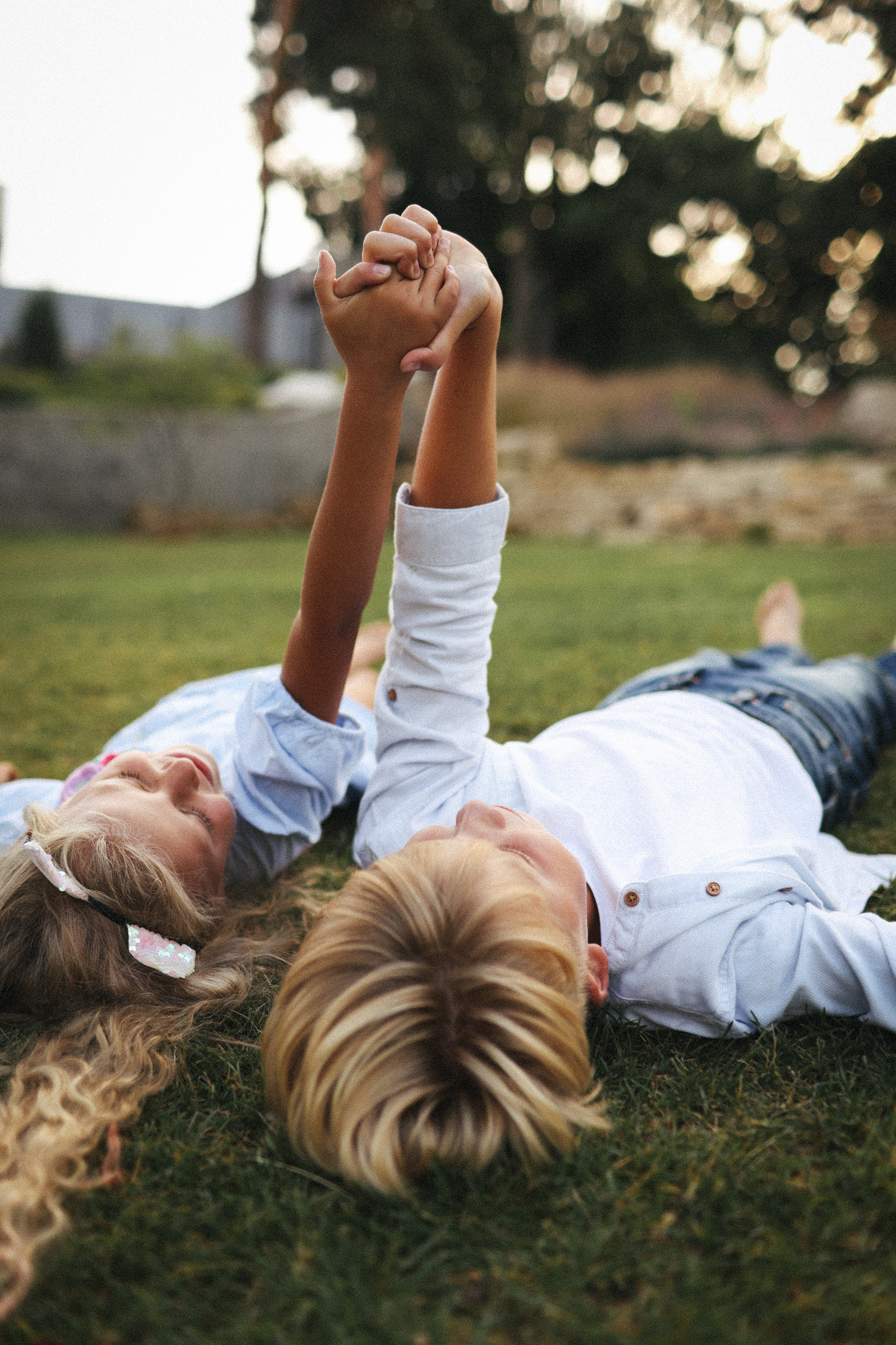 Летняя фотосессия фотосессия с собакой корги мама и дети. Фотограф Владимир Москва