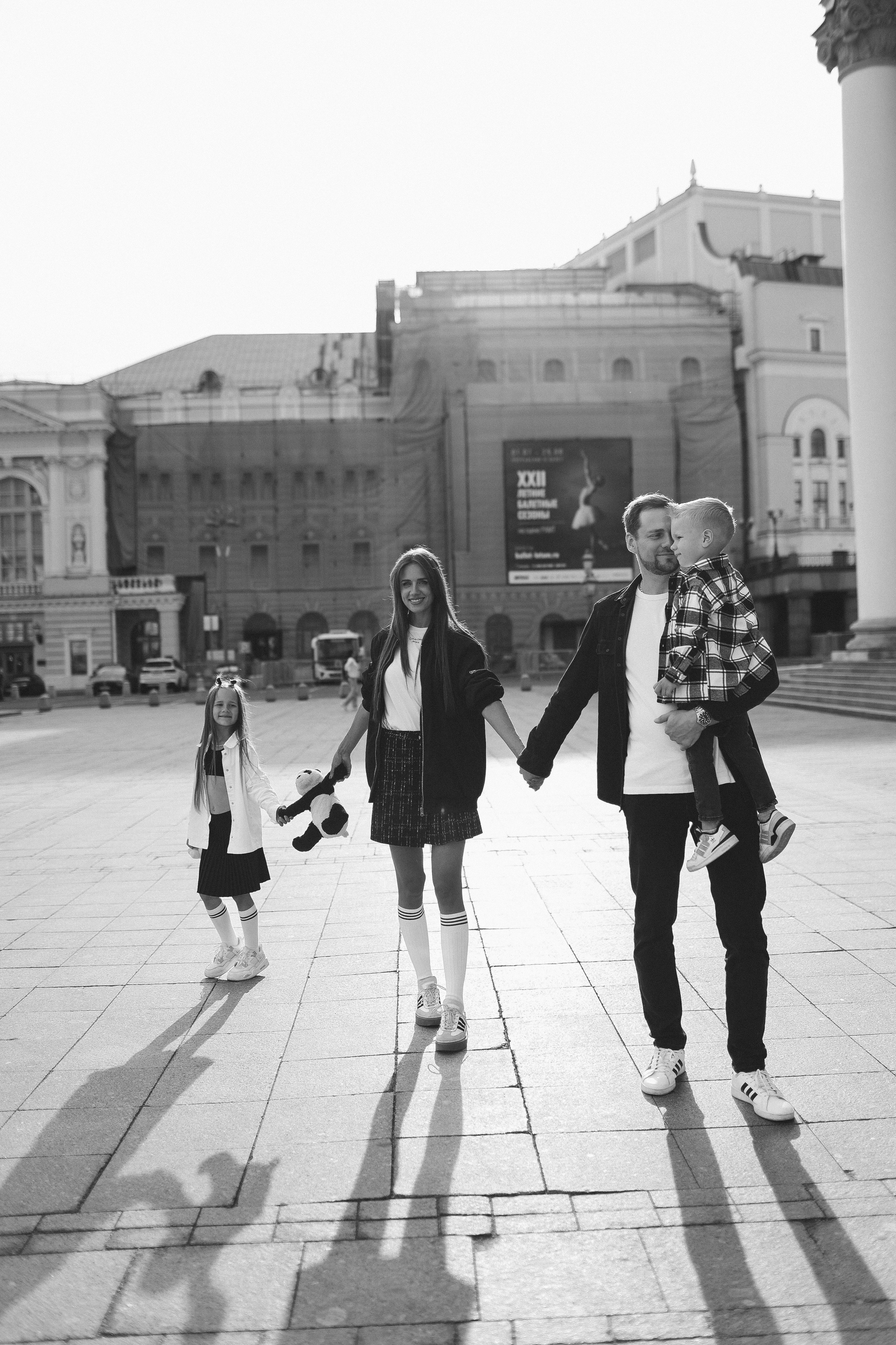 Семейная фотосессия в Москве фотосессия в городе. Фотограф Владимир Москва