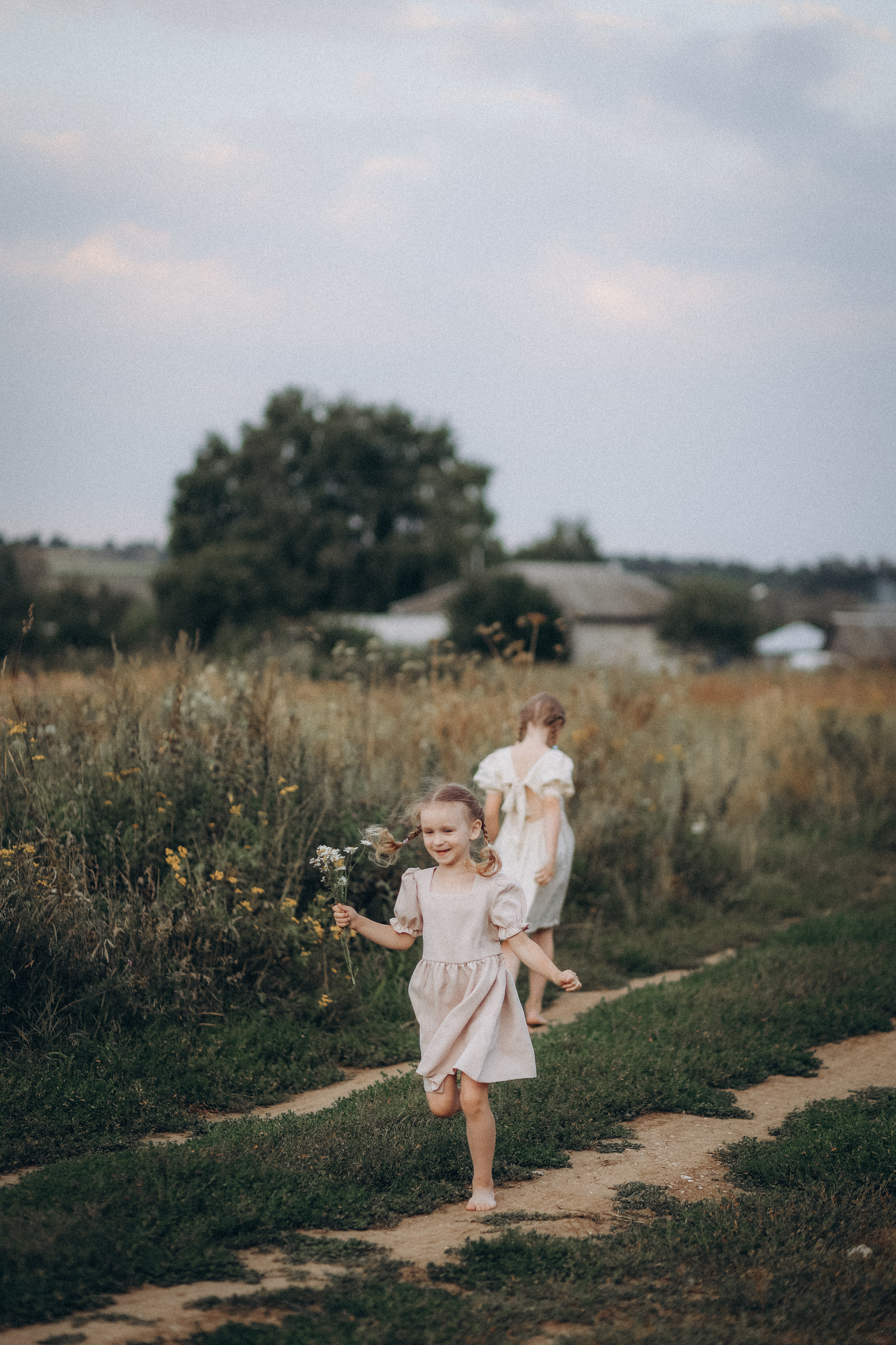 Летняя фотосессия фотосессия в деревне. Фотограф Владимир Москва