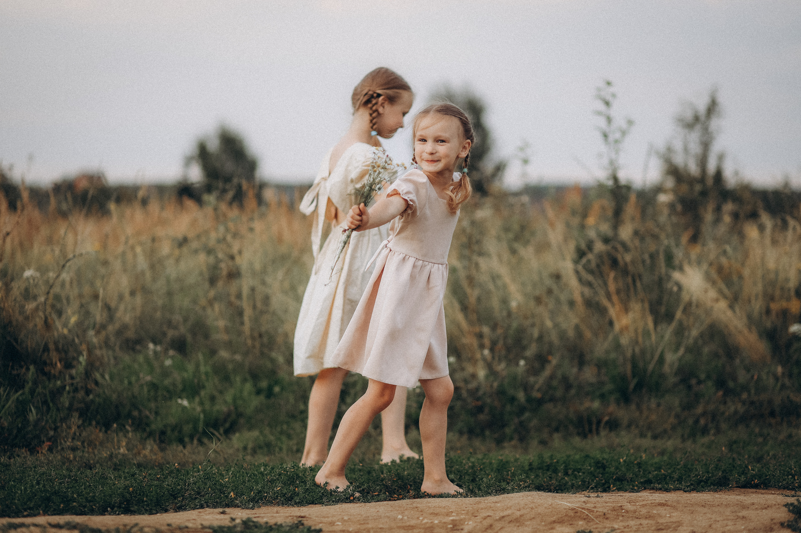 Летняя фотосессия фотосессия в деревне. Фотограф Владимир Москва