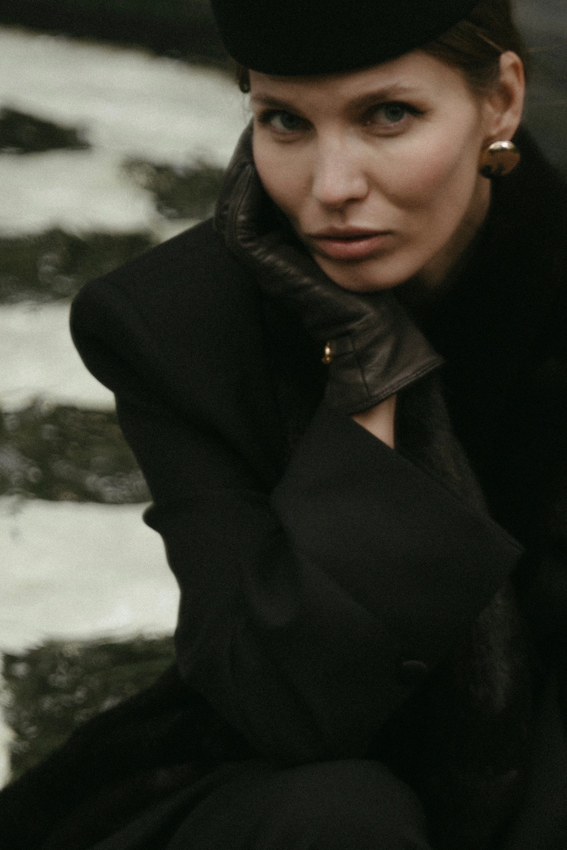 ЖЕНСКИЙ ПОРТРЕТ. О ЛЮБВИ НЕ ГОВОРЯТ.ЕЕ ПОКАЗЫВАЮТ