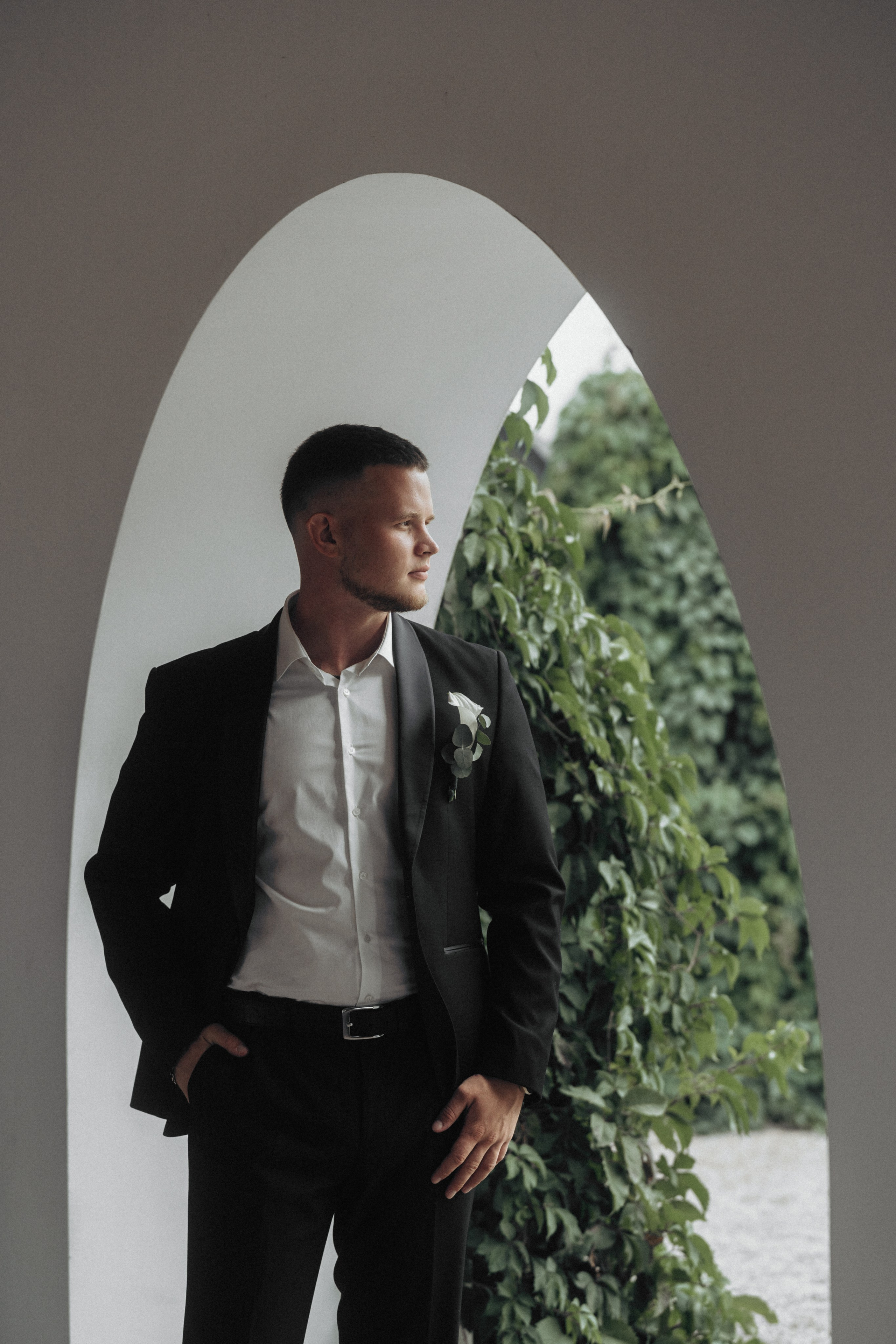 свадебная съемка у виноградников Голубицкая. Свадебный фотограф Абрау-Дюрсо