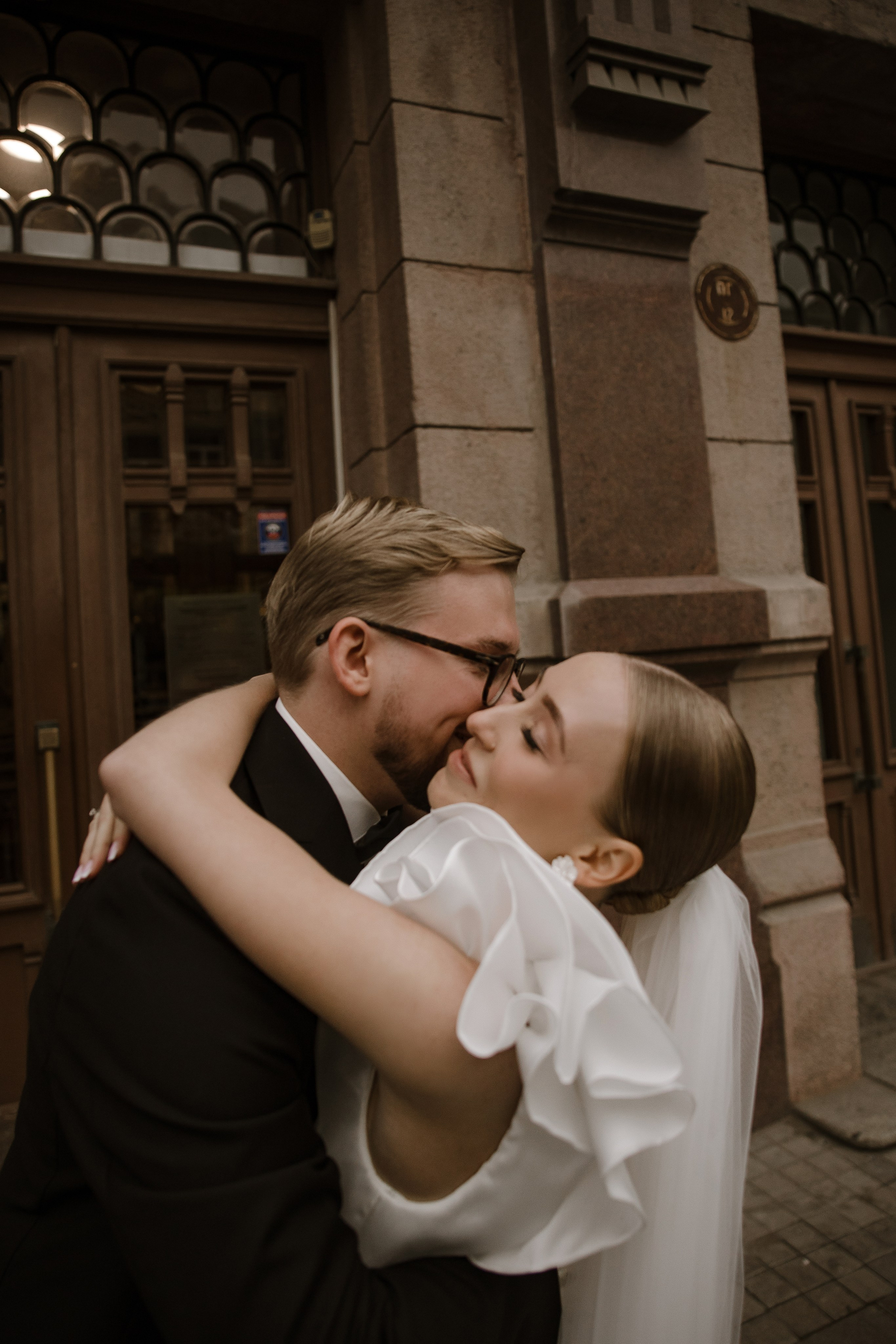 Свадебная фотосессия в Самаре в ресторане «Городская усадьба». Свадебный и семейный фотограф в Самаре и Тольятти | Елена Топанцева