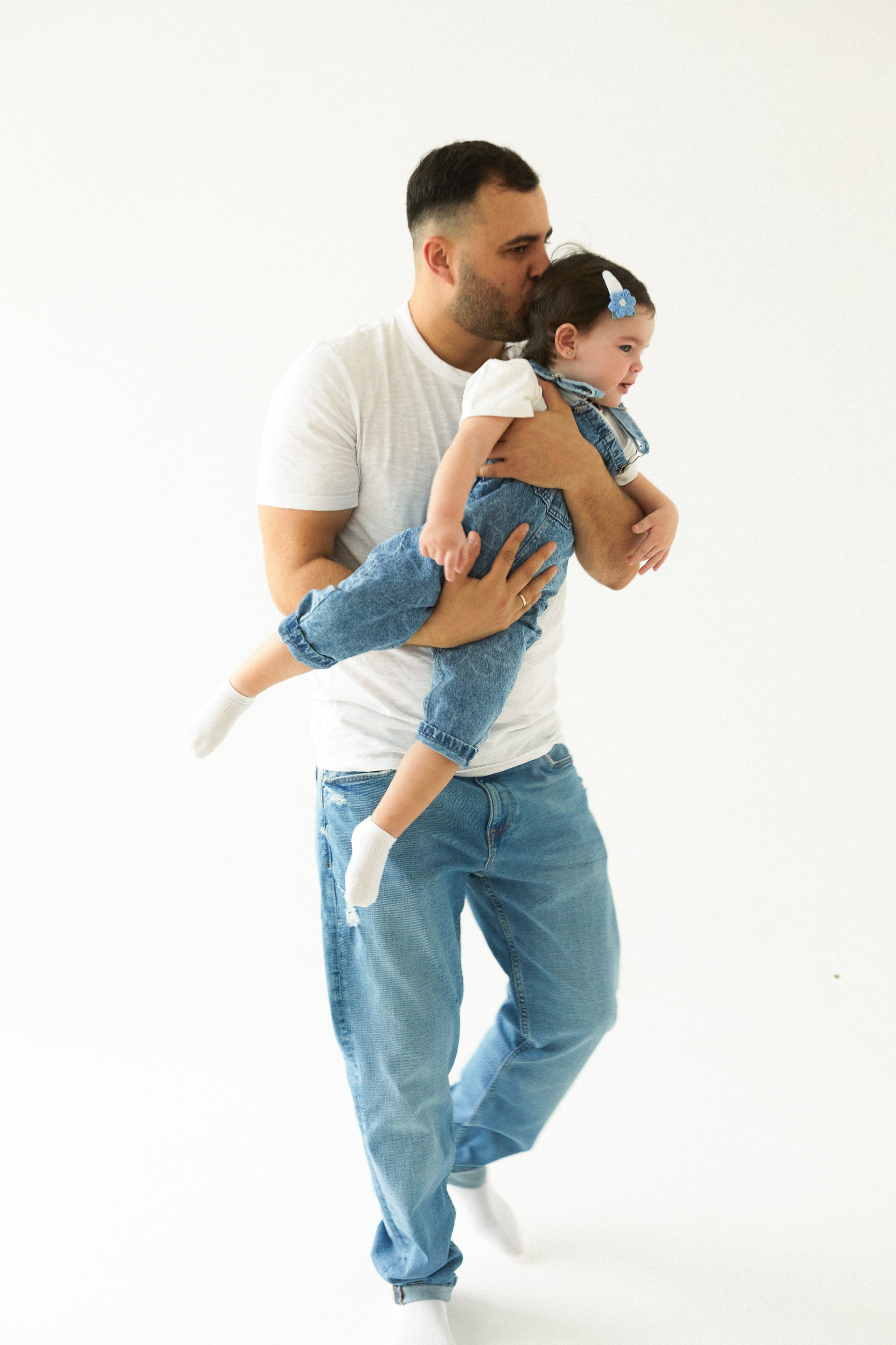 Карина, Максим и Арина. Главная