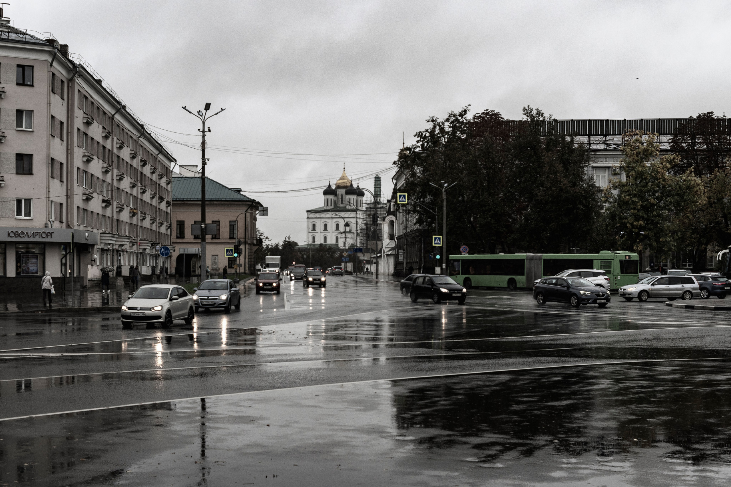 Псков. Октябрь 2023. Фотограф Роман Адлер