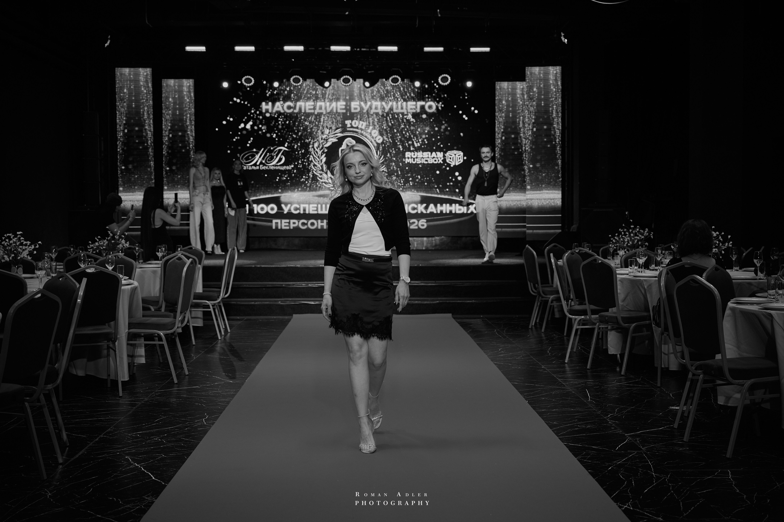 Бэкстейдж подготовки шоу Андрея Вишневского. Photographer Roman Adler